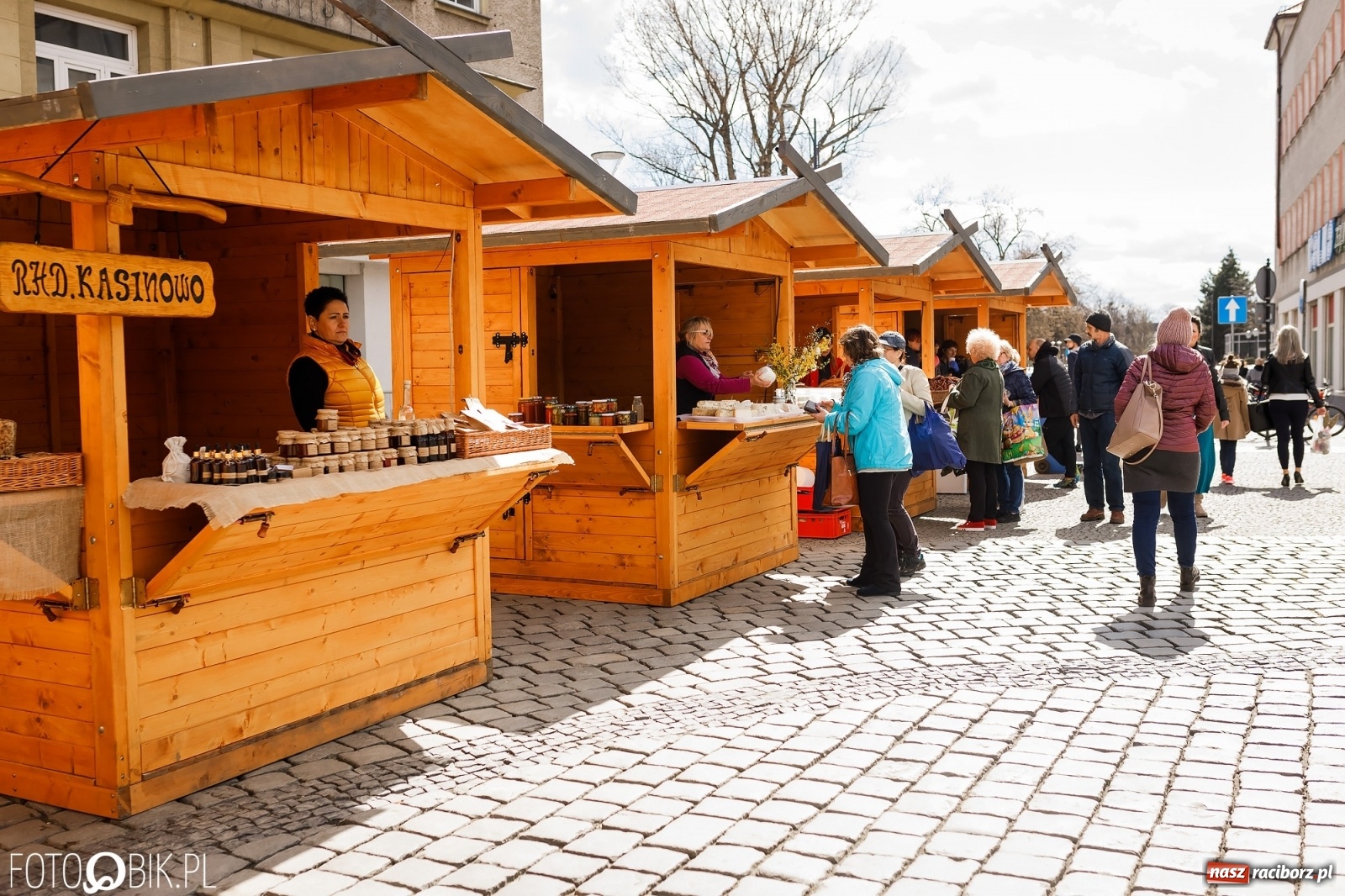 Zdjęcie w galerii na portalu naszraciborz.pl: Ruszył wiosenny raciborski jarmark wielkanocny [SPACER WIDEO] wiadomości z regionu