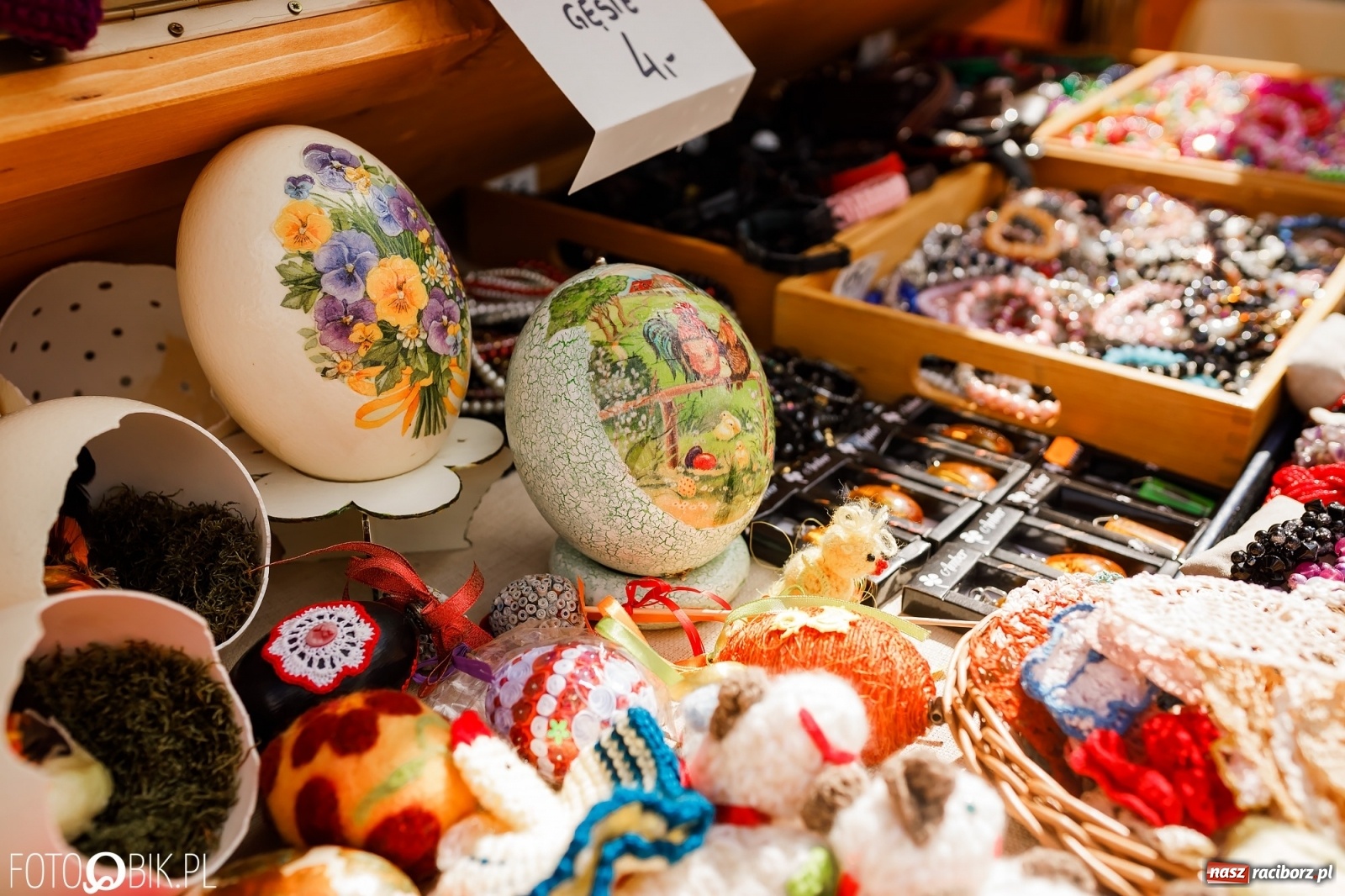 Zdjęcie w galerii na portalu naszraciborz.pl: Ruszył wiosenny raciborski jarmark wielkanocny [SPACER WIDEO] wiadomości z regionu