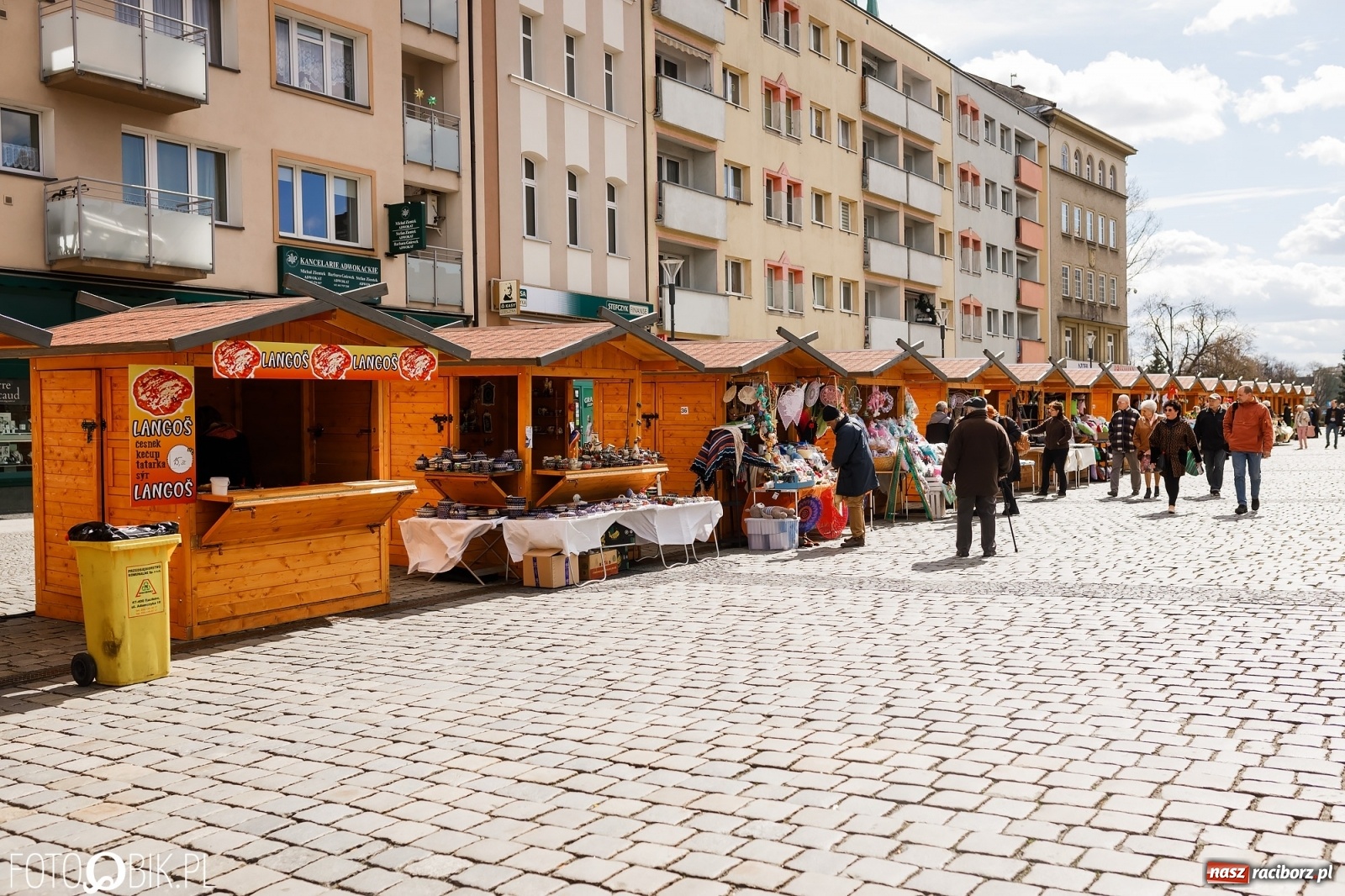Zdjęcie w galerii na portalu naszraciborz.pl: Ruszył wiosenny raciborski jarmark wielkanocny [SPACER WIDEO] wiadomości z regionu