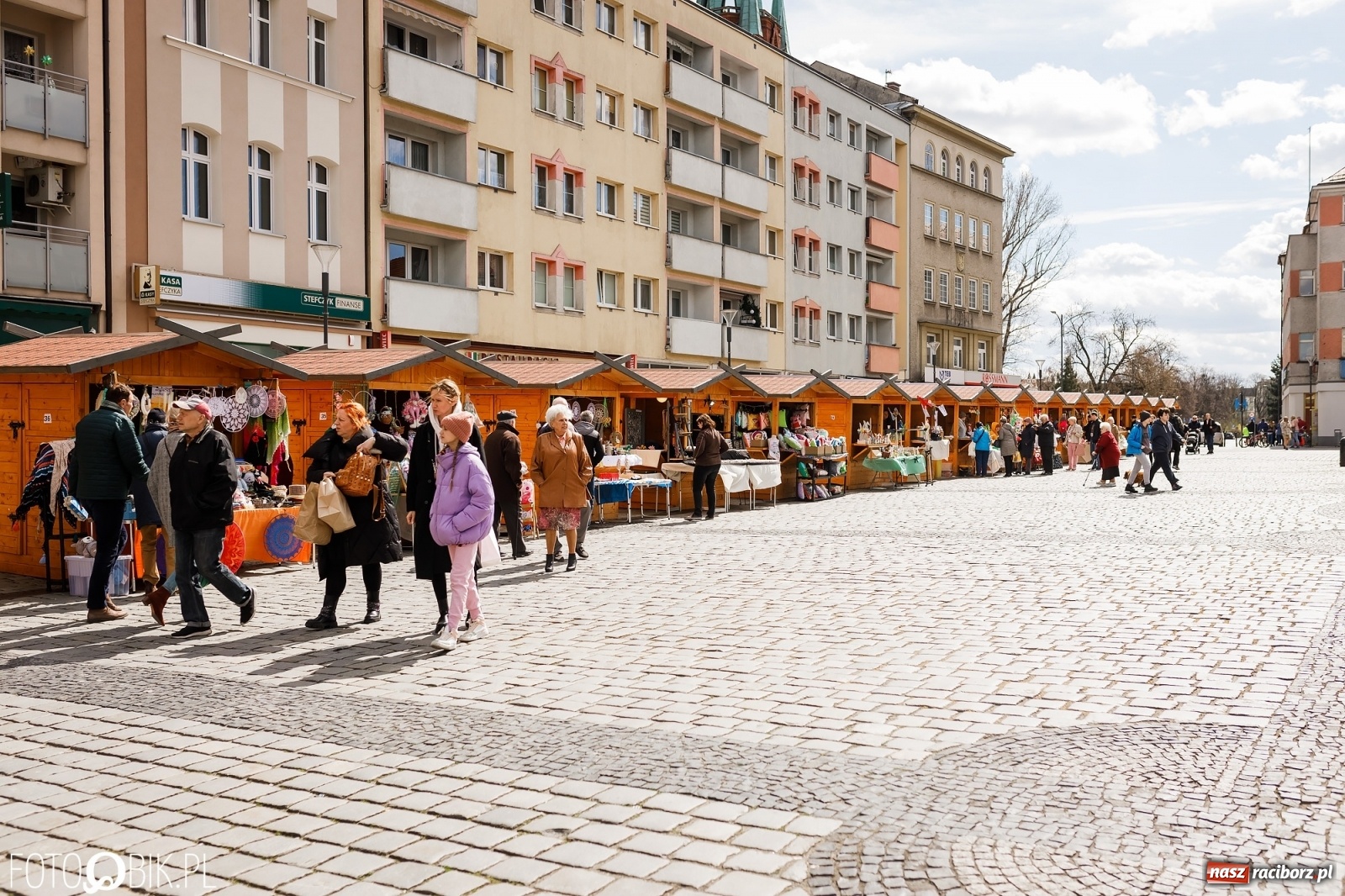 Zdjęcie w galerii na portalu naszraciborz.pl: Ruszył wiosenny raciborski jarmark wielkanocny [SPACER WIDEO] wiadomości z regionu