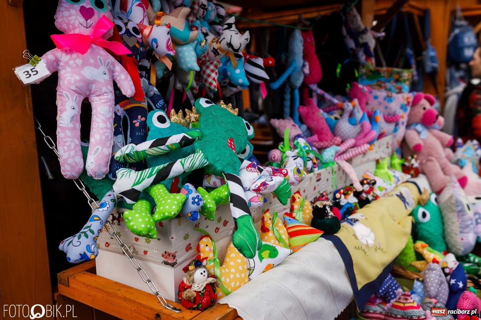 Zdjęcie w galerii na portalu naszraciborz.pl: Ruszył wiosenny raciborski jarmark wielkanocny [SPACER WIDEO] wiadomości z regionu