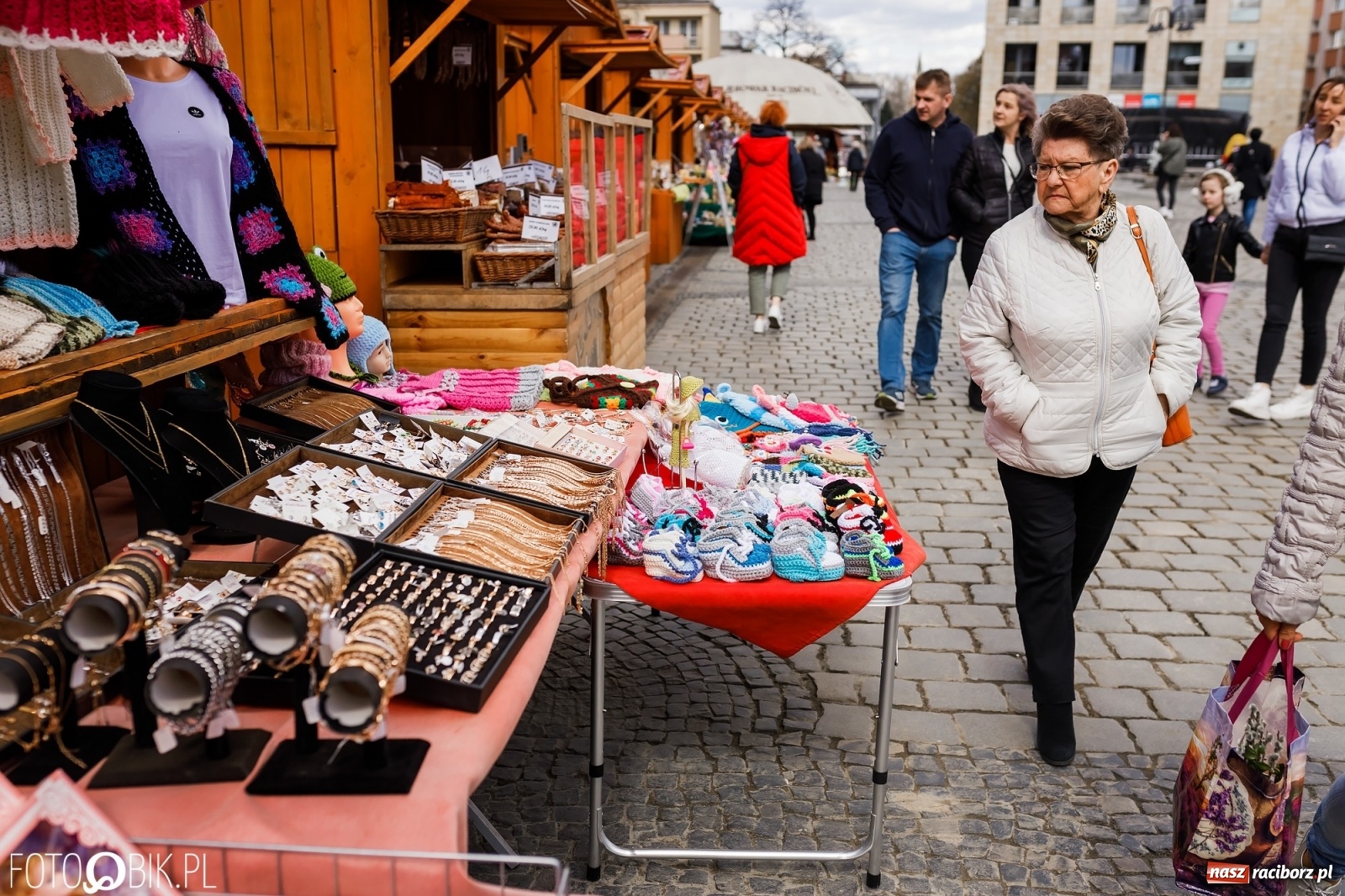 Zdjęcie w galerii na portalu naszraciborz.pl: Ruszył wiosenny raciborski jarmark wielkanocny [SPACER WIDEO] wiadomości z regionu