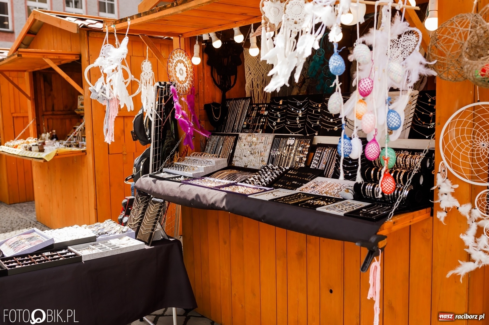 Zdjęcie w galerii na portalu naszraciborz.pl: Ruszył wiosenny raciborski jarmark wielkanocny [SPACER WIDEO] wiadomości z regionu