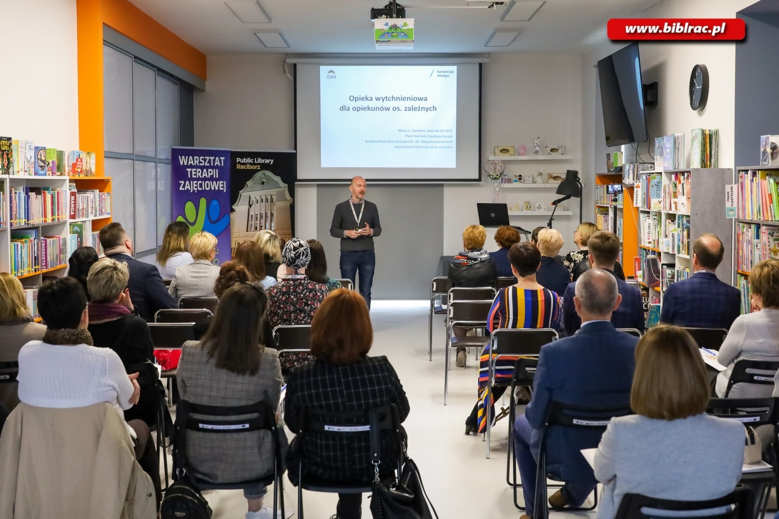 Zdjęcie w galerii na portalu naszraciborz.pl: W bibliotece rozmawiano o problemach osób z niepełnosprawnościami wiadomości z regionu