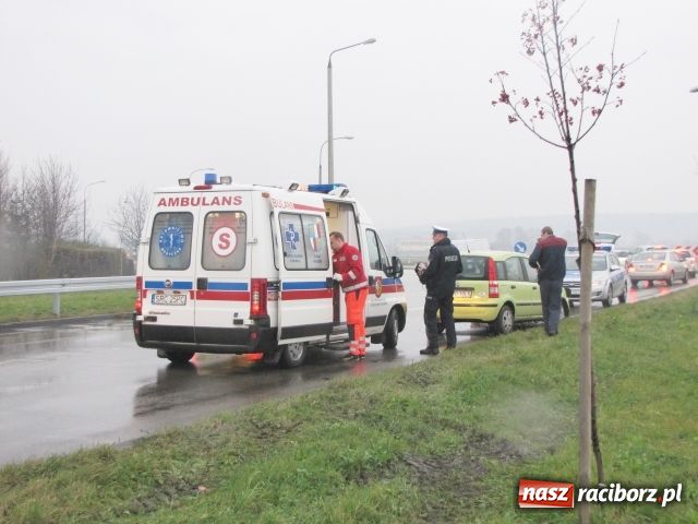 Zdjęcie w galerii na portalu naszraciborz.pl: Czołowe zderzenie na Piaskowej wiadomości z regionu