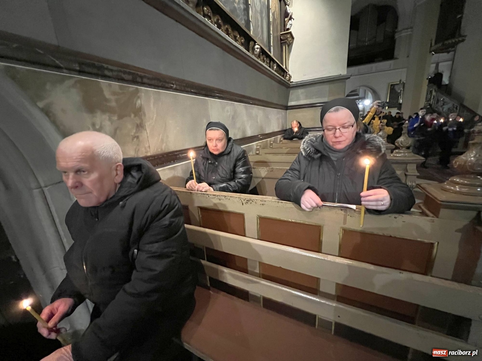 Zdjęcie w galerii na portalu naszraciborz.pl: Droga Krzyżowa ulicami Raciborza [FOTO i WIDEO] wiadomości z regionu