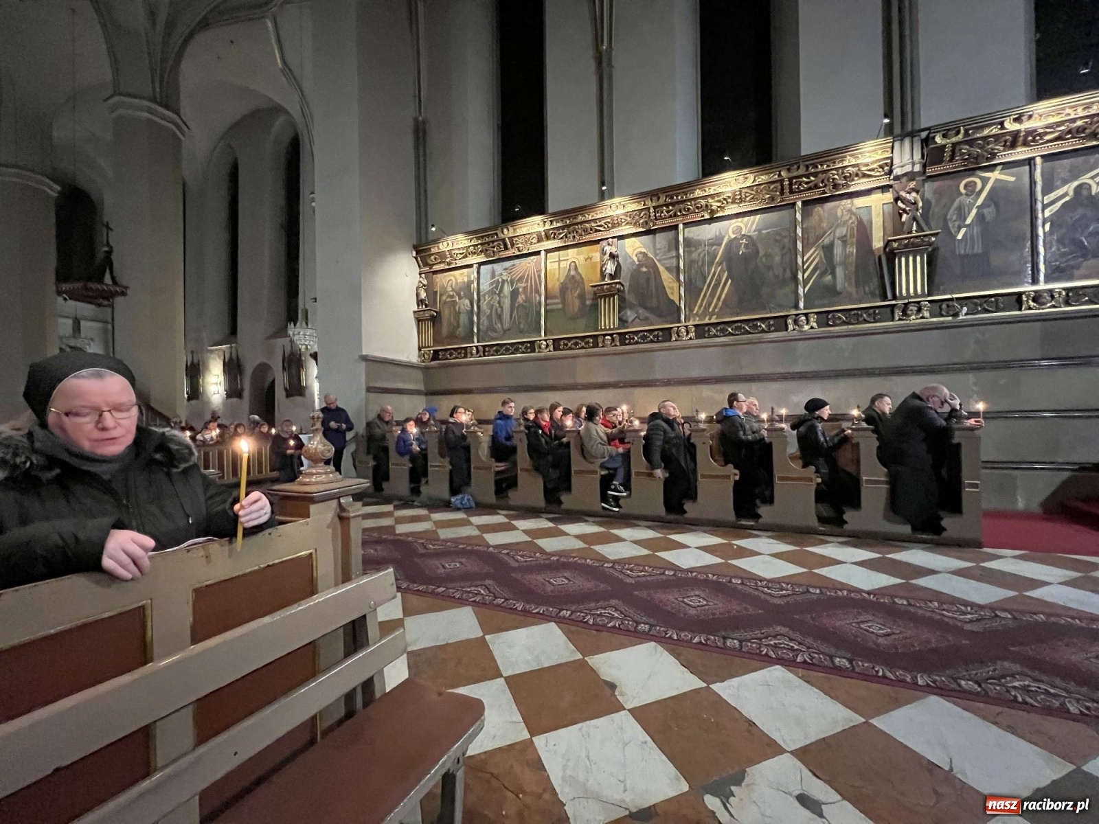 Zdjęcie w galerii na portalu naszraciborz.pl: Droga Krzyżowa ulicami Raciborza [FOTO i WIDEO] wiadomości z regionu