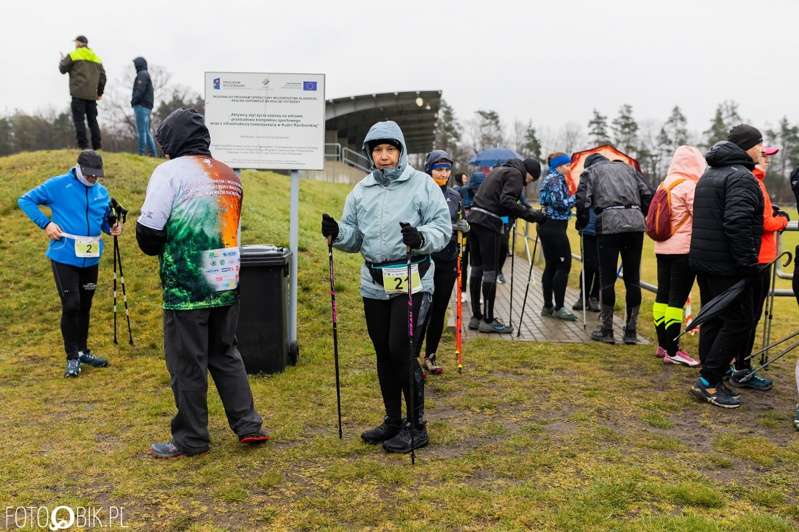 Zdjęcie w galerii na portalu naszraciborz.pl: Kuźniański Półmaraton Leśny. Były prezydent Raciborza pobiegł na swoje 80. urodziny [FOTO i WIDEO] wiadomości z regionu