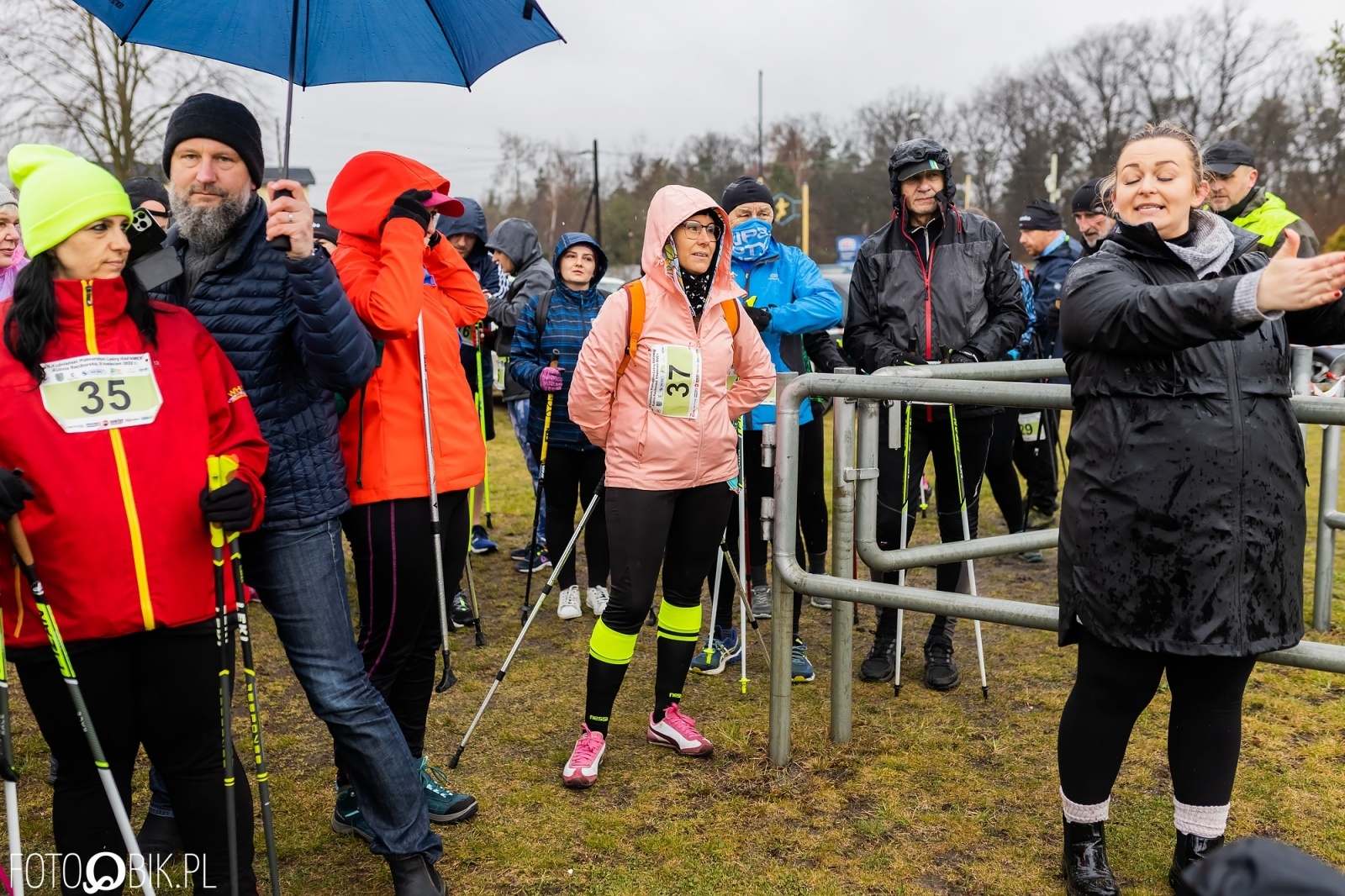 Zdjęcie w galerii na portalu naszraciborz.pl: Kuźniański Półmaraton Leśny. Były prezydent Raciborza pobiegł na swoje 80. urodziny [FOTO i WIDEO] wiadomości z regionu