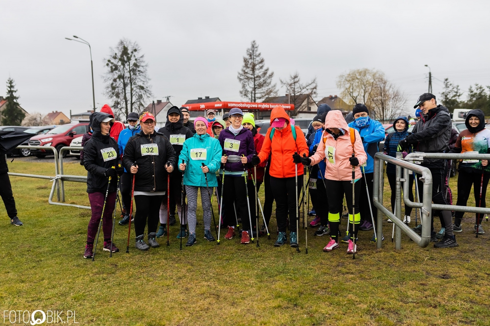 Zdjęcie w galerii na portalu naszraciborz.pl: Kuźniański Półmaraton Leśny. Były prezydent Raciborza pobiegł na swoje 80. urodziny [FOTO i WIDEO] wiadomości z regionu