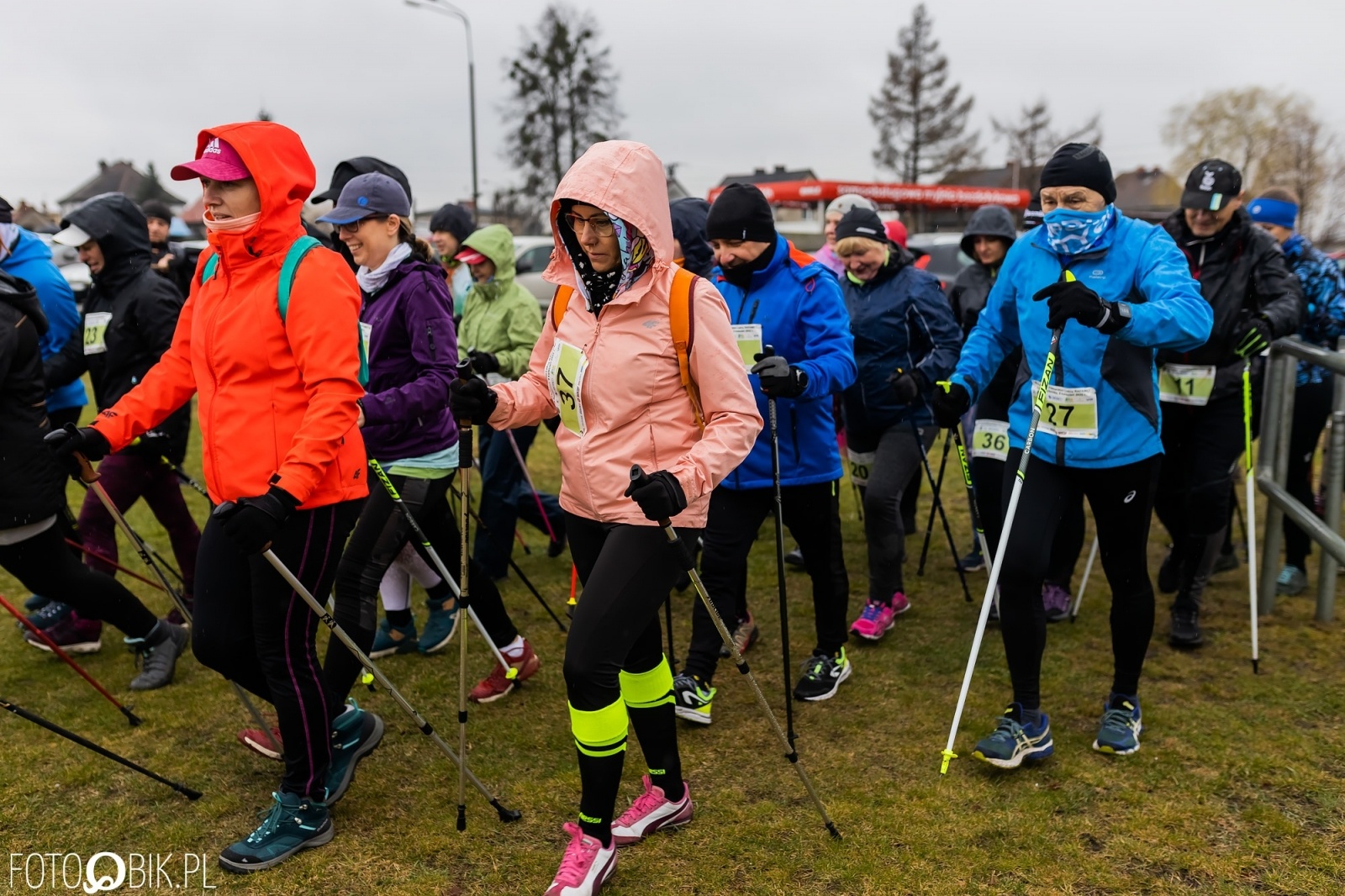 Zdjęcie w galerii na portalu naszraciborz.pl: Kuźniański Półmaraton Leśny. Były prezydent Raciborza pobiegł na swoje 80. urodziny [FOTO i WIDEO] wiadomości z regionu