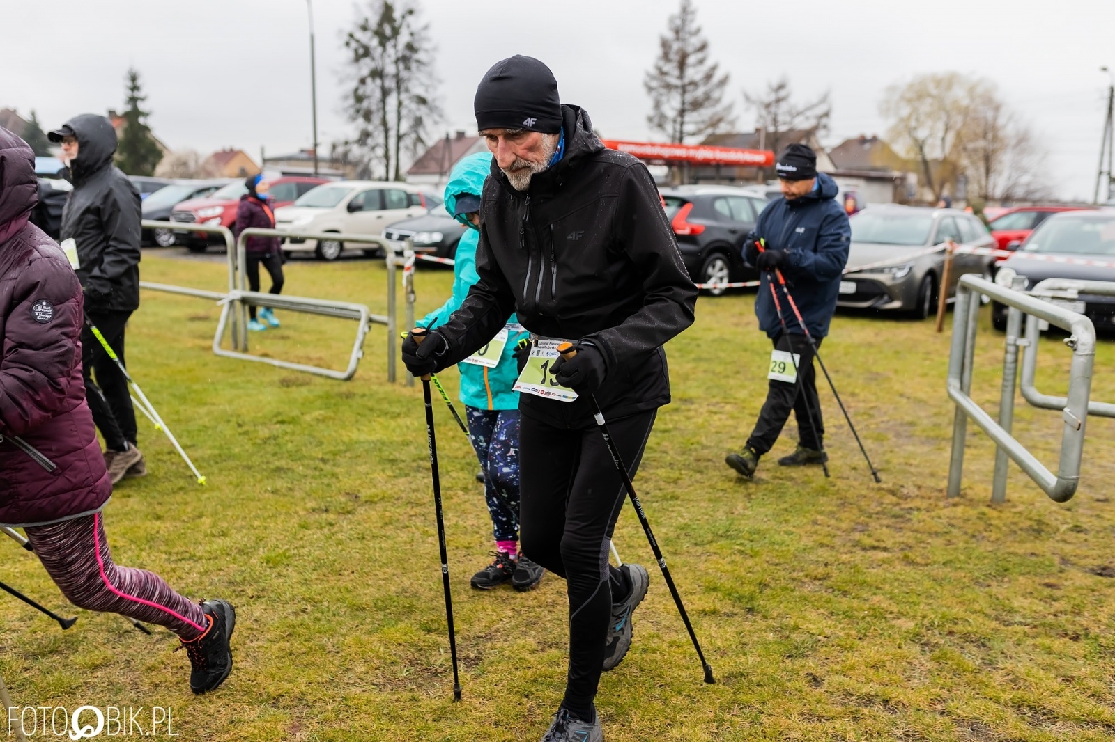 Zdjęcie w galerii na portalu naszraciborz.pl: Kuźniański Półmaraton Leśny. Były prezydent Raciborza pobiegł na swoje 80. urodziny [FOTO i WIDEO] wiadomości z regionu