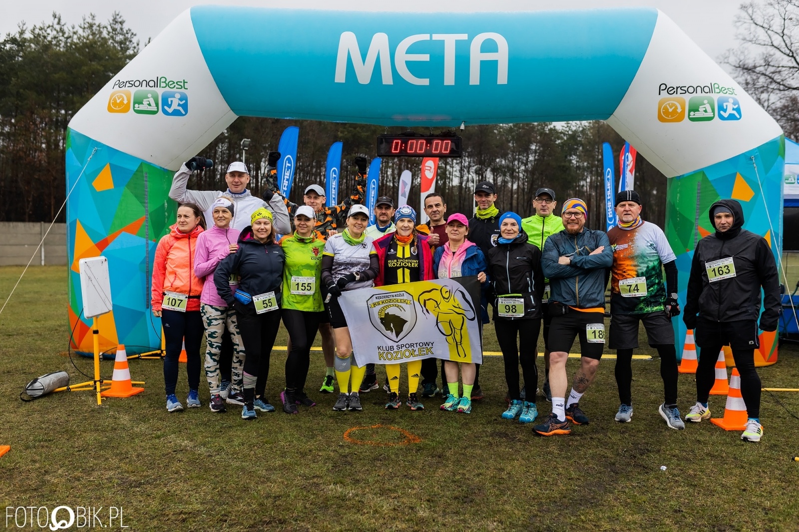 Zdjęcie w galerii na portalu naszraciborz.pl: Kuźniański Półmaraton Leśny. Były prezydent Raciborza pobiegł na swoje 80. urodziny [FOTO i WIDEO] wiadomości z regionu