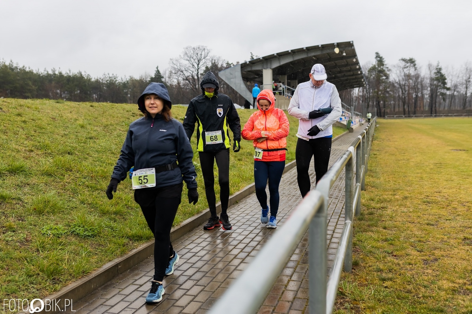 Zdjęcie w galerii na portalu naszraciborz.pl: Kuźniański Półmaraton Leśny. Były prezydent Raciborza pobiegł na swoje 80. urodziny [FOTO i WIDEO] wiadomości z regionu