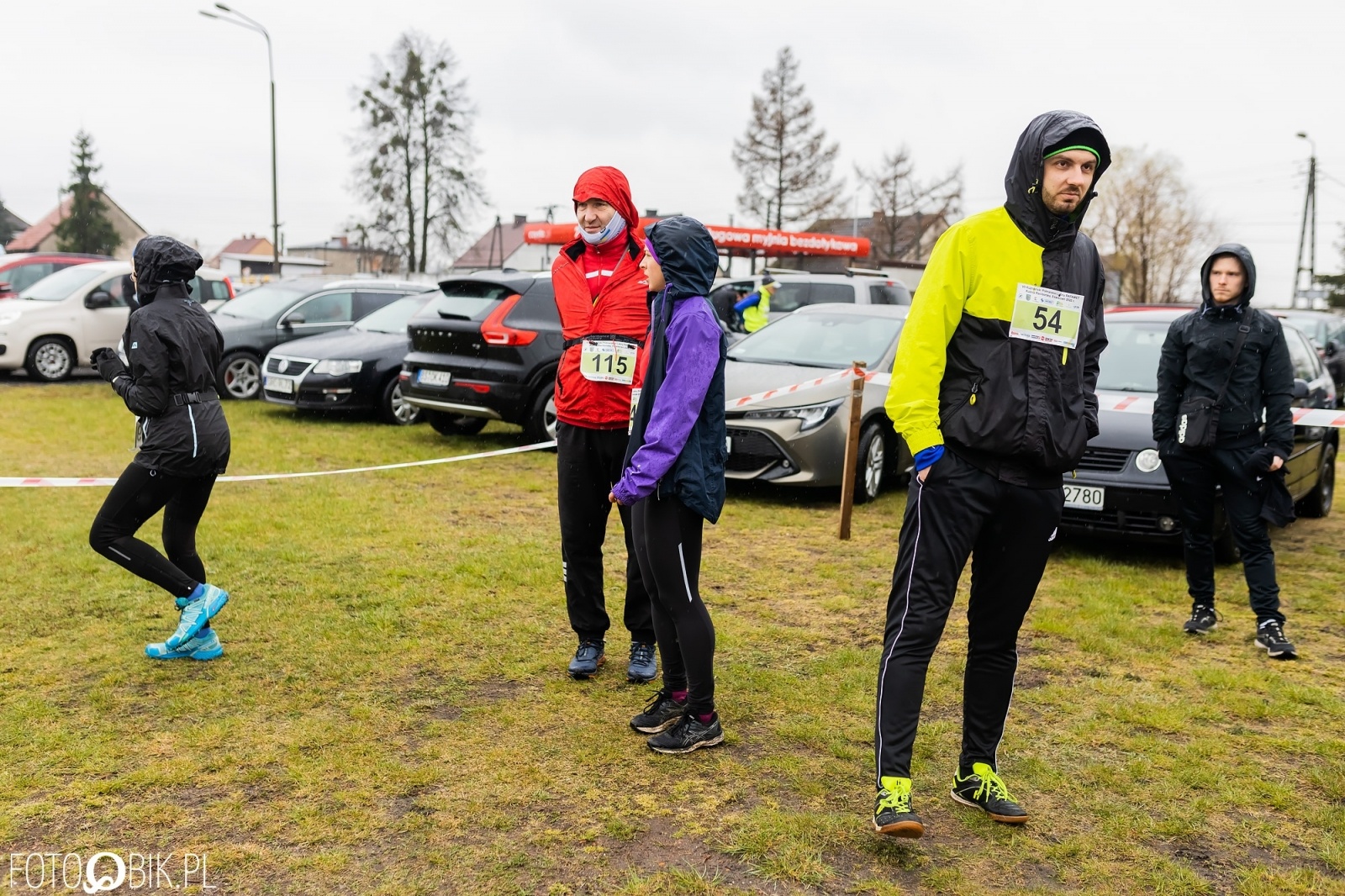 Zdjęcie w galerii na portalu naszraciborz.pl: Kuźniański Półmaraton Leśny. Były prezydent Raciborza pobiegł na swoje 80. urodziny [FOTO i WIDEO] wiadomości z regionu