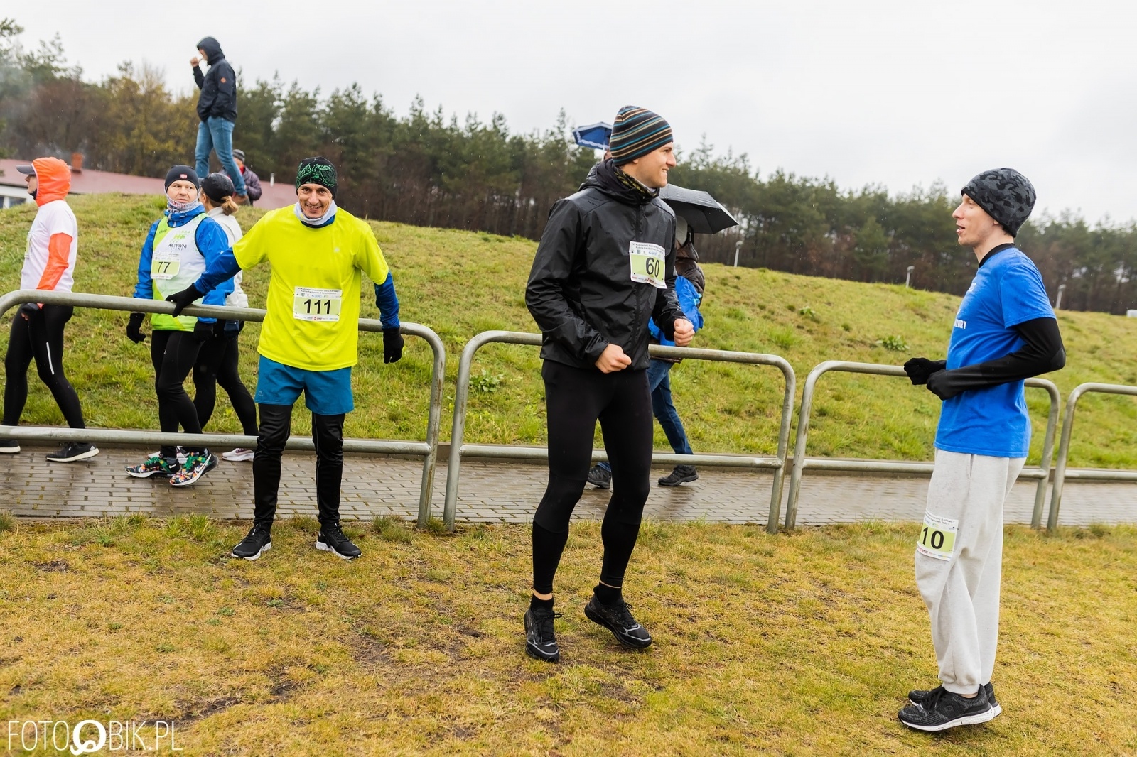 Zdjęcie w galerii na portalu naszraciborz.pl: Kuźniański Półmaraton Leśny. Były prezydent Raciborza pobiegł na swoje 80. urodziny [FOTO i WIDEO] wiadomości z regionu