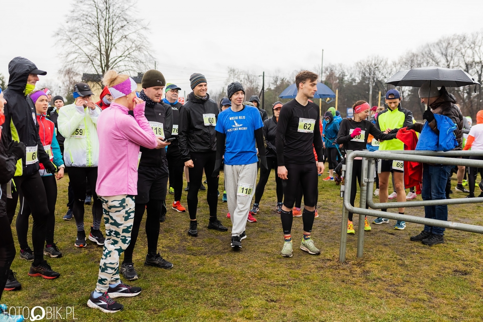 Zdjęcie w galerii na portalu naszraciborz.pl: Kuźniański Półmaraton Leśny. Były prezydent Raciborza pobiegł na swoje 80. urodziny [FOTO i WIDEO] wiadomości z regionu
