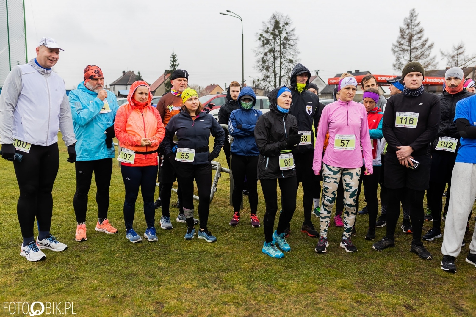 Zdjęcie w galerii na portalu naszraciborz.pl: Kuźniański Półmaraton Leśny. Były prezydent Raciborza pobiegł na swoje 80. urodziny [FOTO i WIDEO] wiadomości z regionu