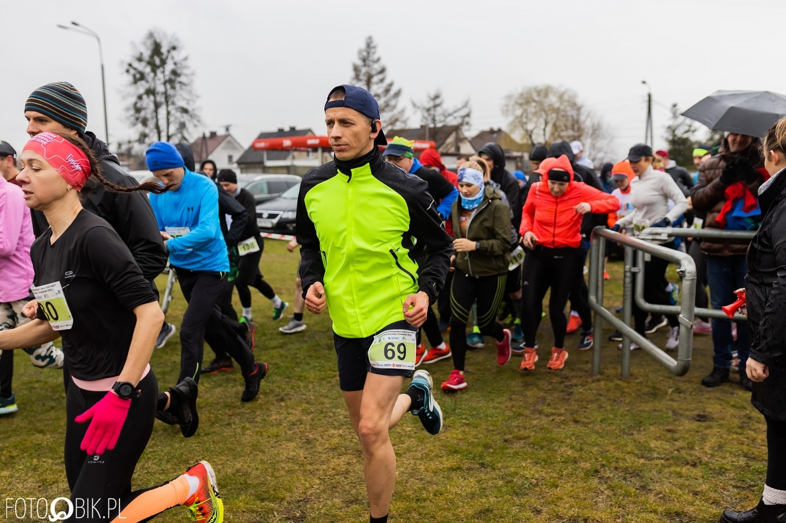 Zdjęcie w galerii na portalu naszraciborz.pl: Kuźniański Półmaraton Leśny. Były prezydent Raciborza pobiegł na swoje 80. urodziny [FOTO i WIDEO] wiadomości z regionu