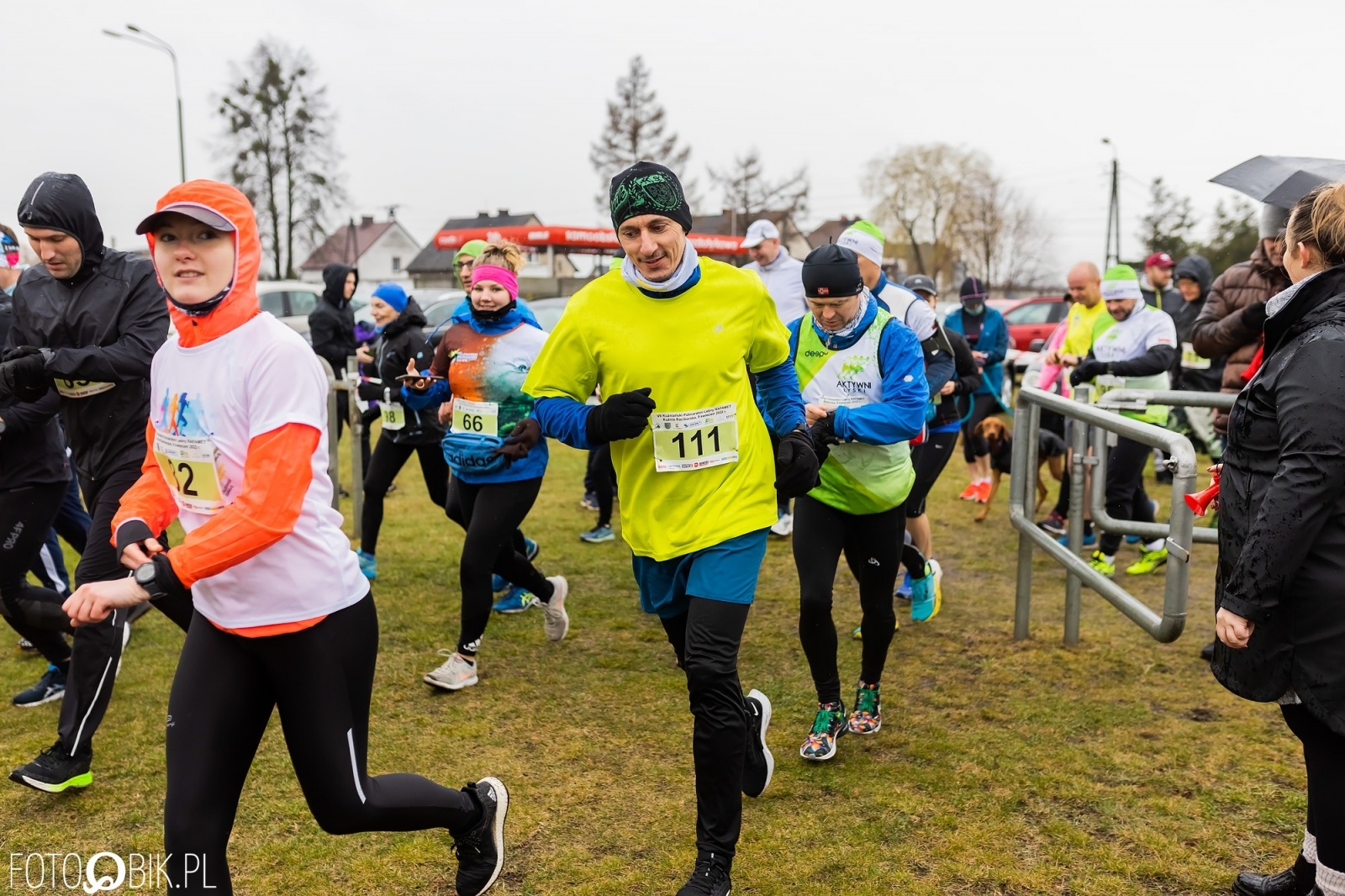 Zdjęcie w galerii na portalu naszraciborz.pl: Kuźniański Półmaraton Leśny. Były prezydent Raciborza pobiegł na swoje 80. urodziny [FOTO i WIDEO] wiadomości z regionu