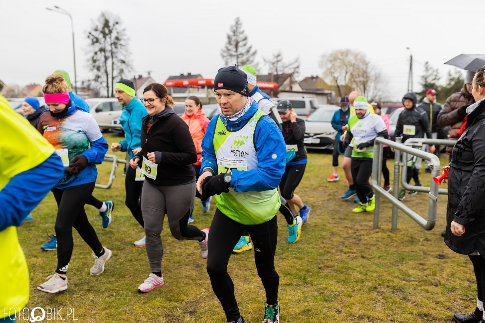 Zdjęcie w galerii na portalu naszraciborz.pl: Kuźniański Półmaraton Leśny. Były prezydent Raciborza pobiegł na swoje 80. urodziny [FOTO i WIDEO] wiadomości z regionu