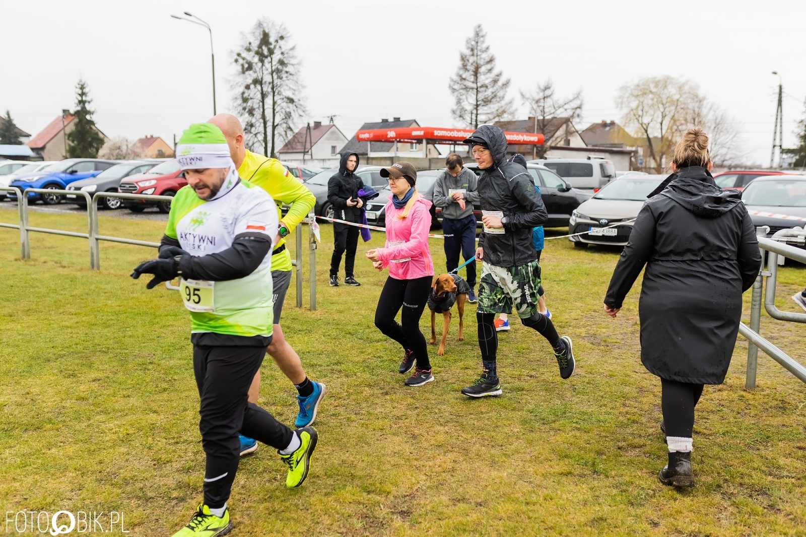 Zdjęcie w galerii na portalu naszraciborz.pl: Kuźniański Półmaraton Leśny. Były prezydent Raciborza pobiegł na swoje 80. urodziny [FOTO i WIDEO] wiadomości z regionu