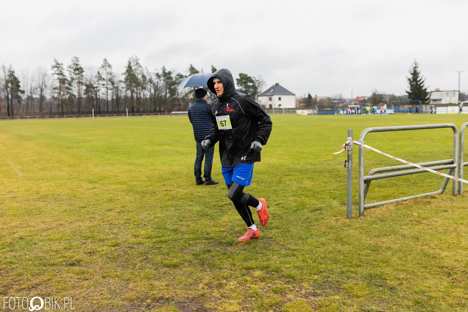 Zdjęcie w galerii na portalu naszraciborz.pl: Kuźniański Półmaraton Leśny. Były prezydent Raciborza pobiegł na swoje 80. urodziny [FOTO i WIDEO] wiadomości z regionu