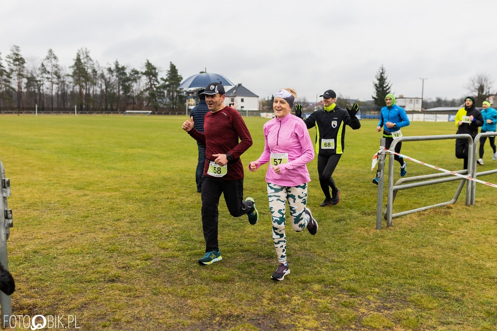 Zdjęcie w galerii na portalu naszraciborz.pl: Kuźniański Półmaraton Leśny. Były prezydent Raciborza pobiegł na swoje 80. urodziny [FOTO i WIDEO] wiadomości z regionu