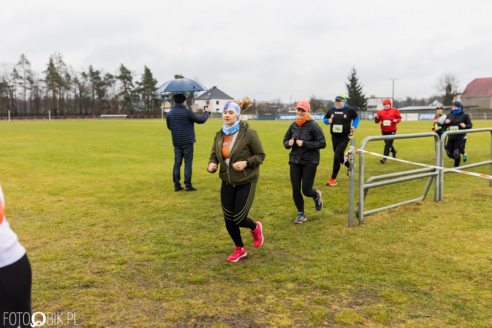 Zdjęcie w galerii na portalu naszraciborz.pl: Kuźniański Półmaraton Leśny. Były prezydent Raciborza pobiegł na swoje 80. urodziny [FOTO i WIDEO] wiadomości z regionu