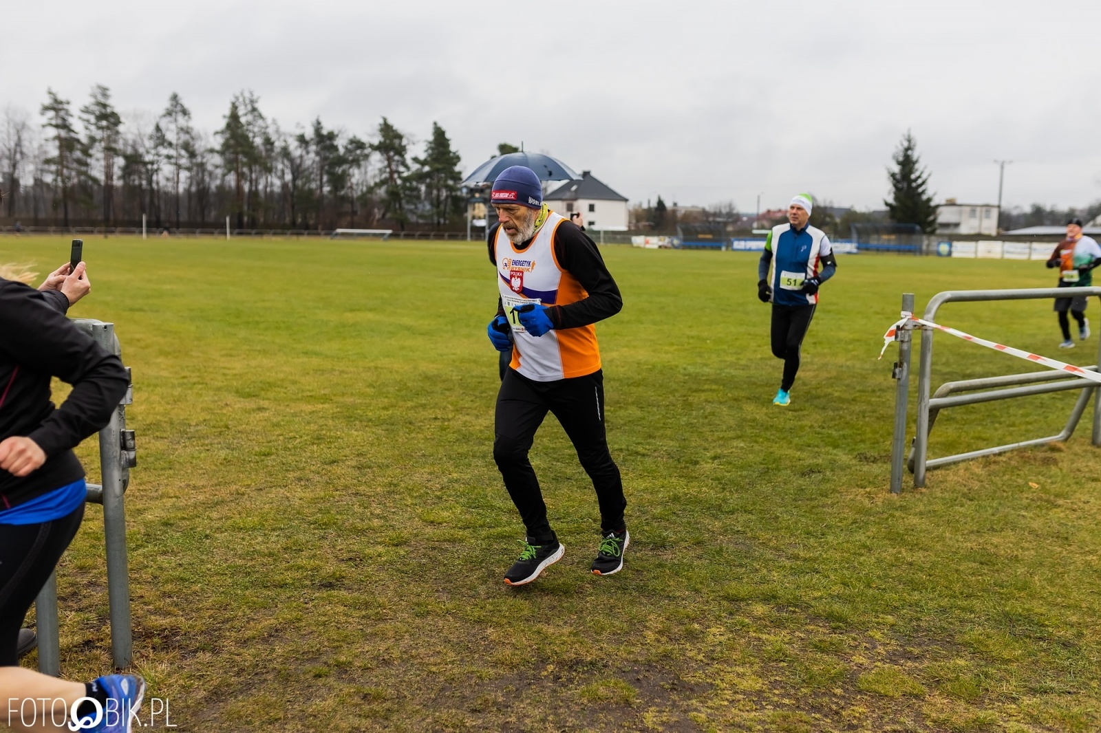 Zdjęcie w galerii na portalu naszraciborz.pl: Kuźniański Półmaraton Leśny. Były prezydent Raciborza pobiegł na swoje 80. urodziny [FOTO i WIDEO] wiadomości z regionu