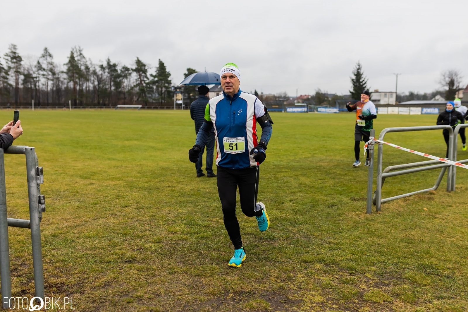 Zdjęcie w galerii na portalu naszraciborz.pl: Kuźniański Półmaraton Leśny. Były prezydent Raciborza pobiegł na swoje 80. urodziny [FOTO i WIDEO] wiadomości z regionu