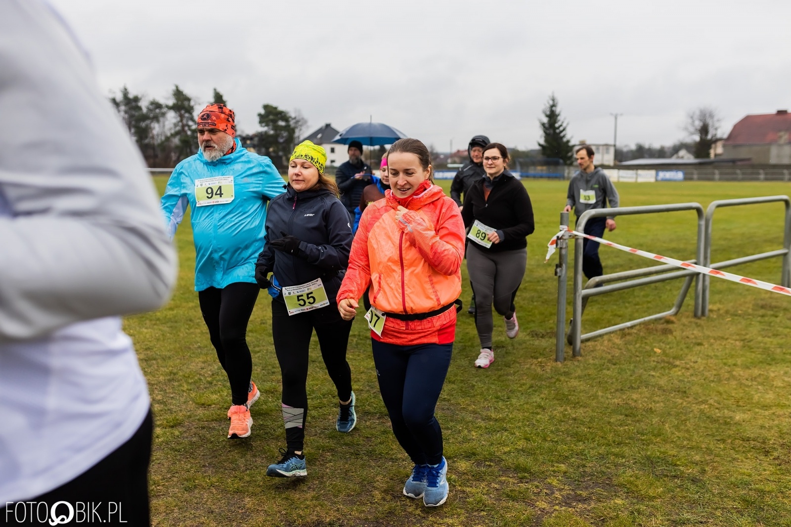 Zdjęcie w galerii na portalu naszraciborz.pl: Kuźniański Półmaraton Leśny. Były prezydent Raciborza pobiegł na swoje 80. urodziny [FOTO i WIDEO] wiadomości z regionu