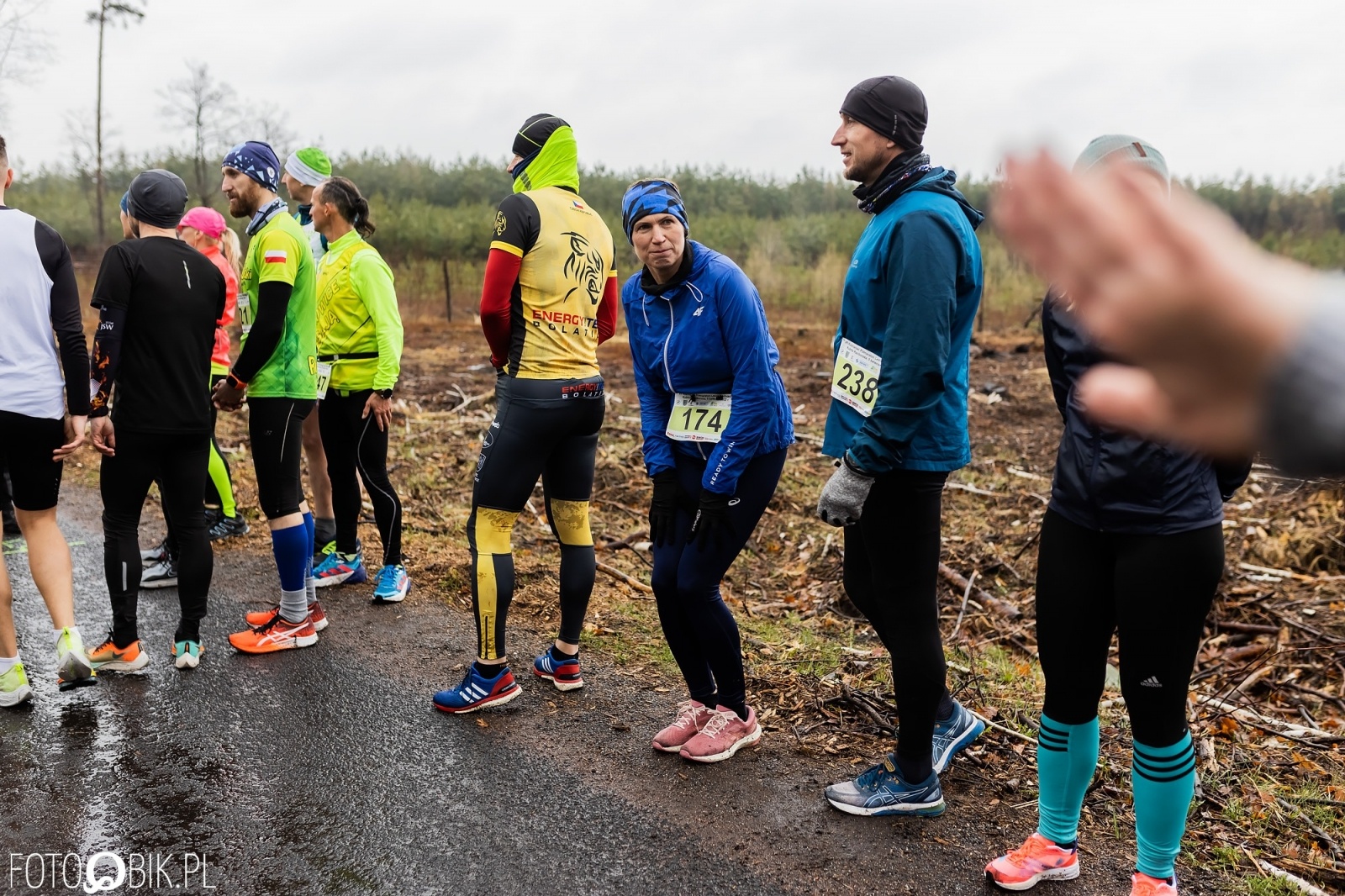 Zdjęcie w galerii na portalu naszraciborz.pl: Kuźniański Półmaraton Leśny. Były prezydent Raciborza pobiegł na swoje 80. urodziny [FOTO i WIDEO] wiadomości z regionu