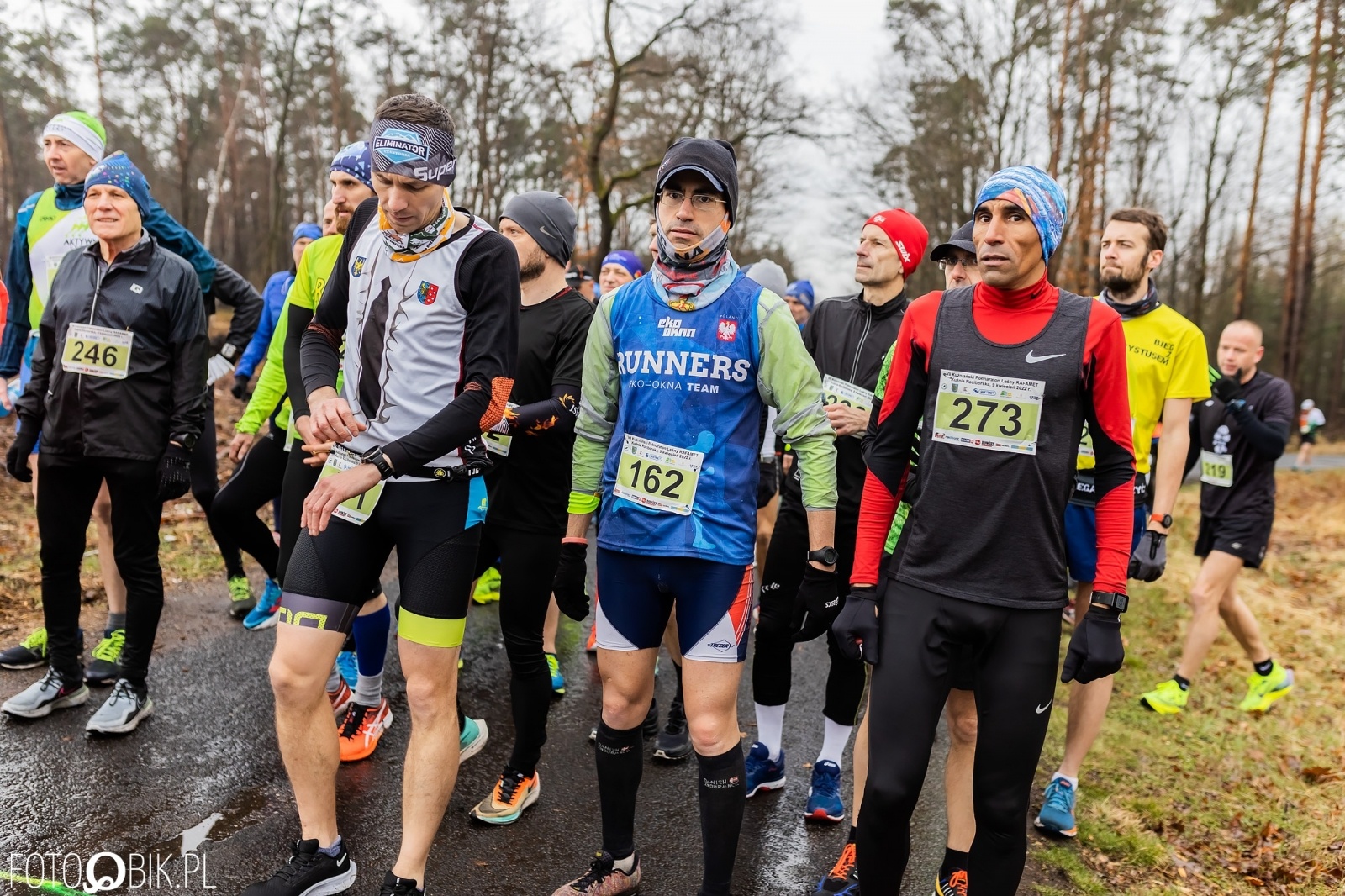 Zdjęcie w galerii na portalu naszraciborz.pl: Kuźniański Półmaraton Leśny. Były prezydent Raciborza pobiegł na swoje 80. urodziny [FOTO i WIDEO] wiadomości z regionu