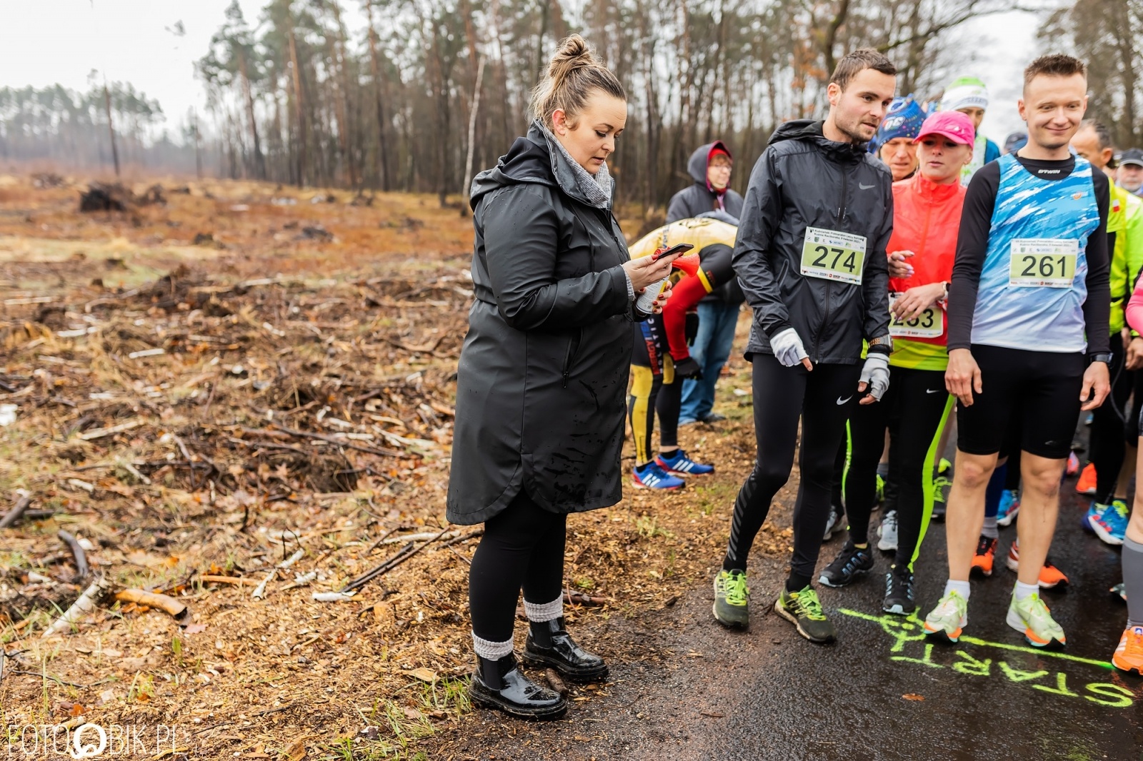 Zdjęcie w galerii na portalu naszraciborz.pl: Kuźniański Półmaraton Leśny. Były prezydent Raciborza pobiegł na swoje 80. urodziny [FOTO i WIDEO] wiadomości z regionu