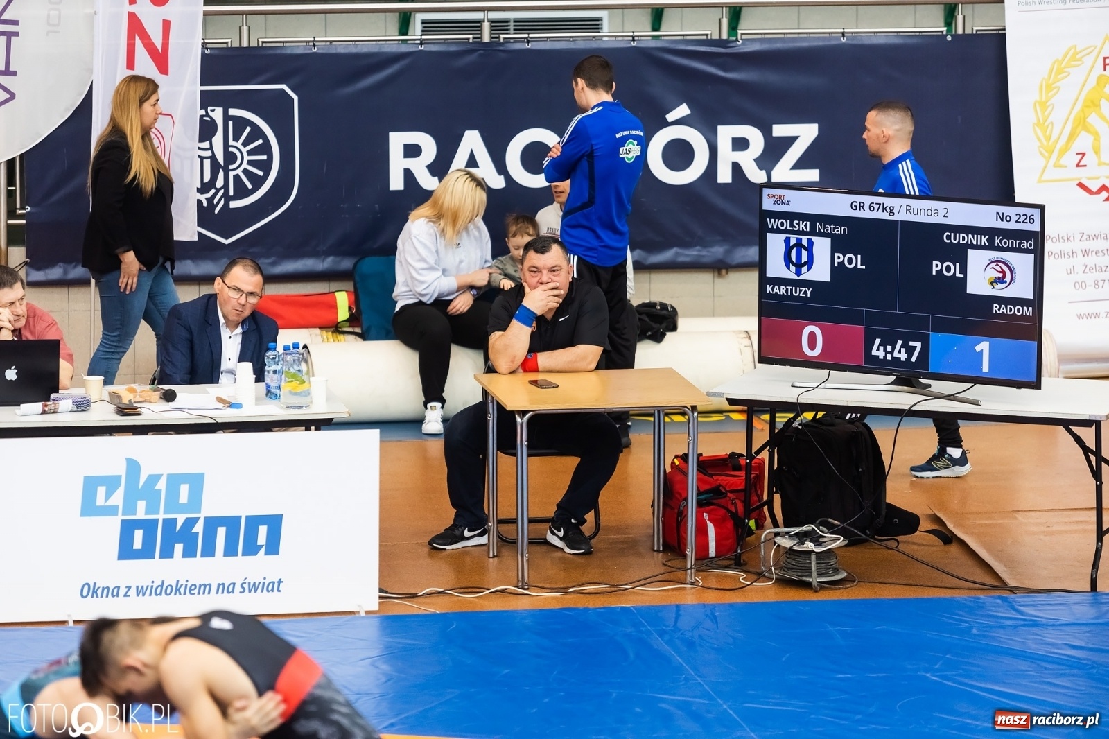 Zdjęcie w galerii na portalu naszraciborz.pl: W Arenie Rafako trwają Mistrzostwa Polski Juniorów w Zapasach wiadomości z regionu