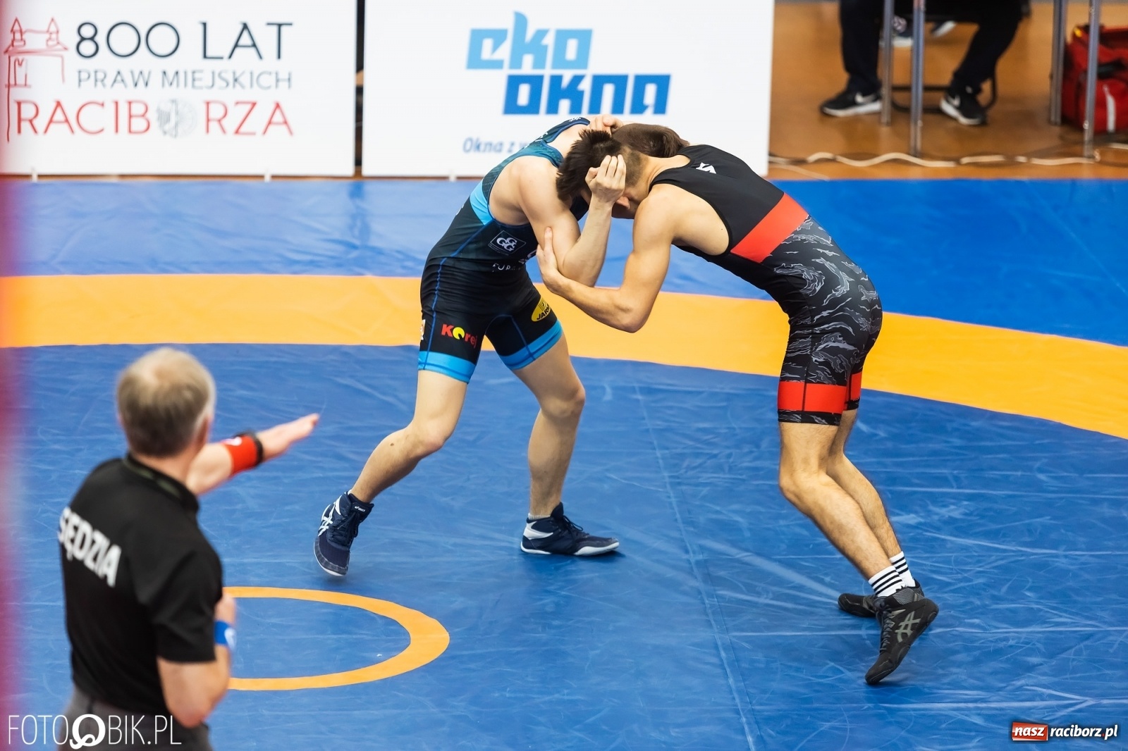 Zdjęcie w galerii na portalu naszraciborz.pl: W Arenie Rafako trwają Mistrzostwa Polski Juniorów w Zapasach wiadomości z regionu