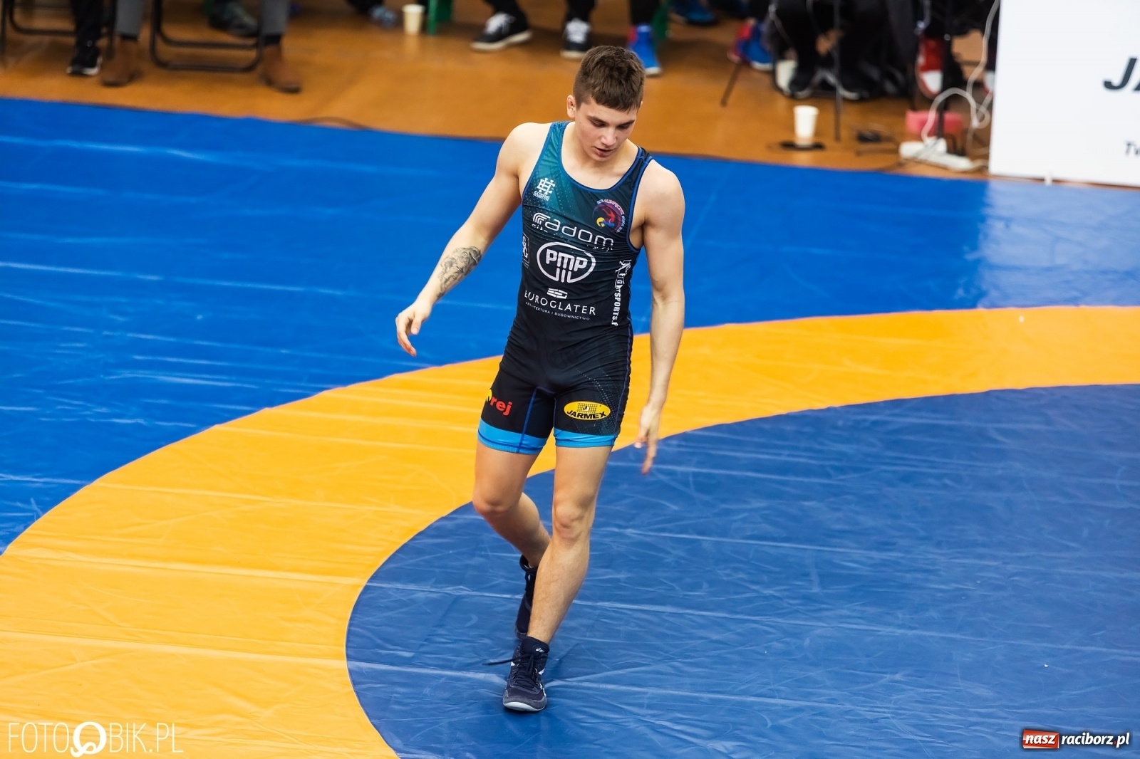 Zdjęcie w galerii na portalu naszraciborz.pl: W Arenie Rafako trwają Mistrzostwa Polski Juniorów w Zapasach wiadomości z regionu