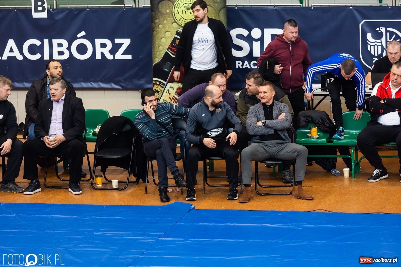 Zdjęcie w galerii na portalu naszraciborz.pl: W Arenie Rafako trwają Mistrzostwa Polski Juniorów w Zapasach wiadomości z regionu