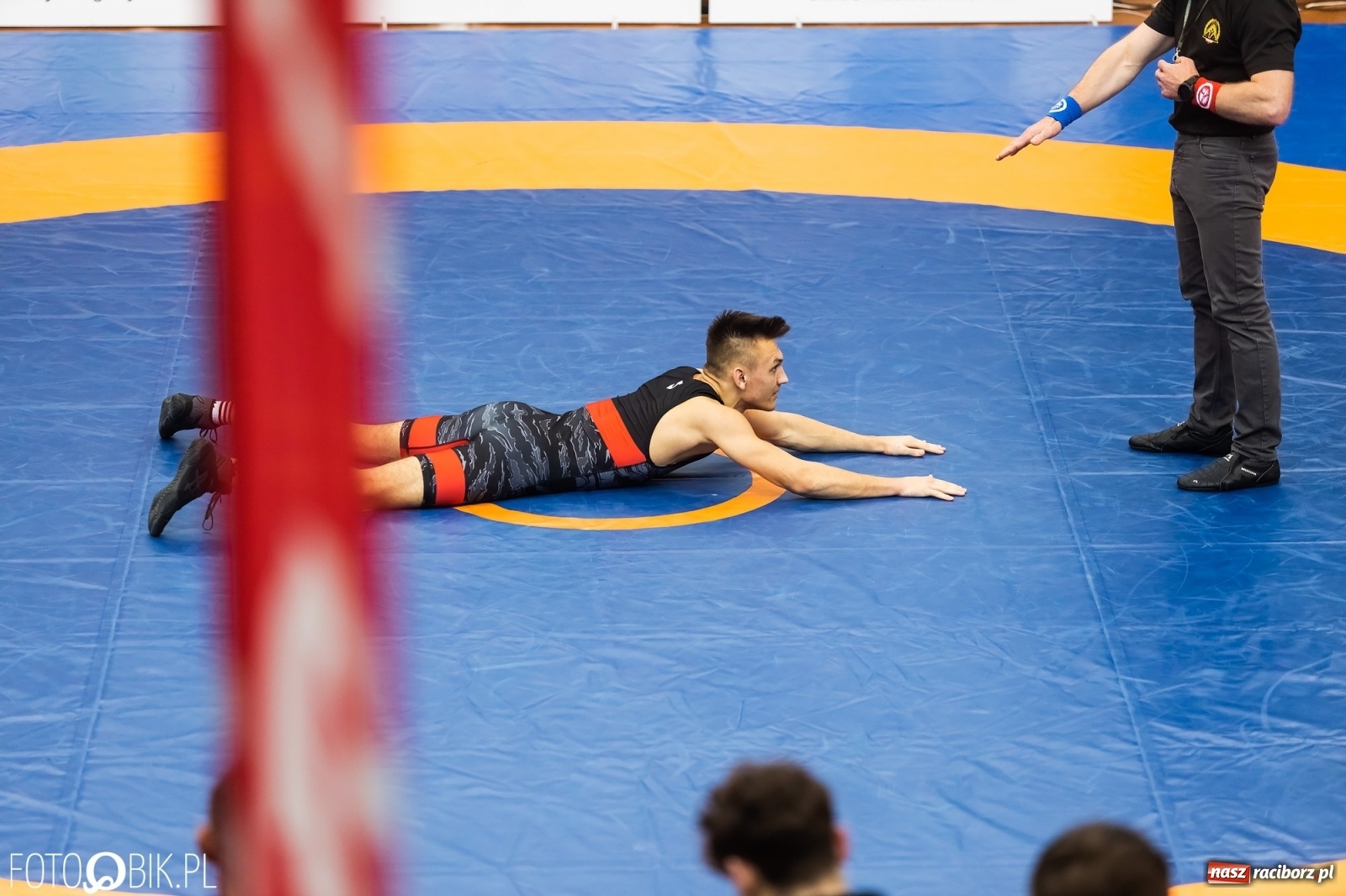 Zdjęcie w galerii na portalu naszraciborz.pl: W Arenie Rafako trwają Mistrzostwa Polski Juniorów w Zapasach wiadomości z regionu