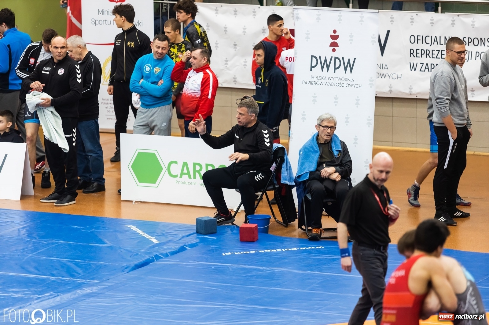 Zdjęcie w galerii na portalu naszraciborz.pl: W Arenie Rafako trwają Mistrzostwa Polski Juniorów w Zapasach wiadomości z regionu