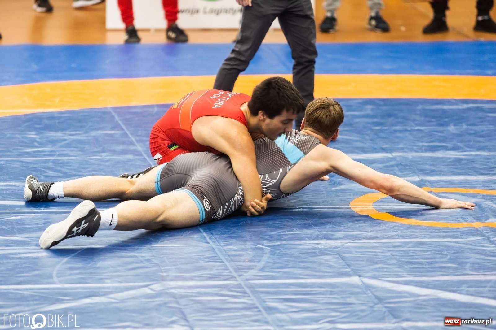 Zdjęcie w galerii na portalu naszraciborz.pl: W Arenie Rafako trwają Mistrzostwa Polski Juniorów w Zapasach wiadomości z regionu