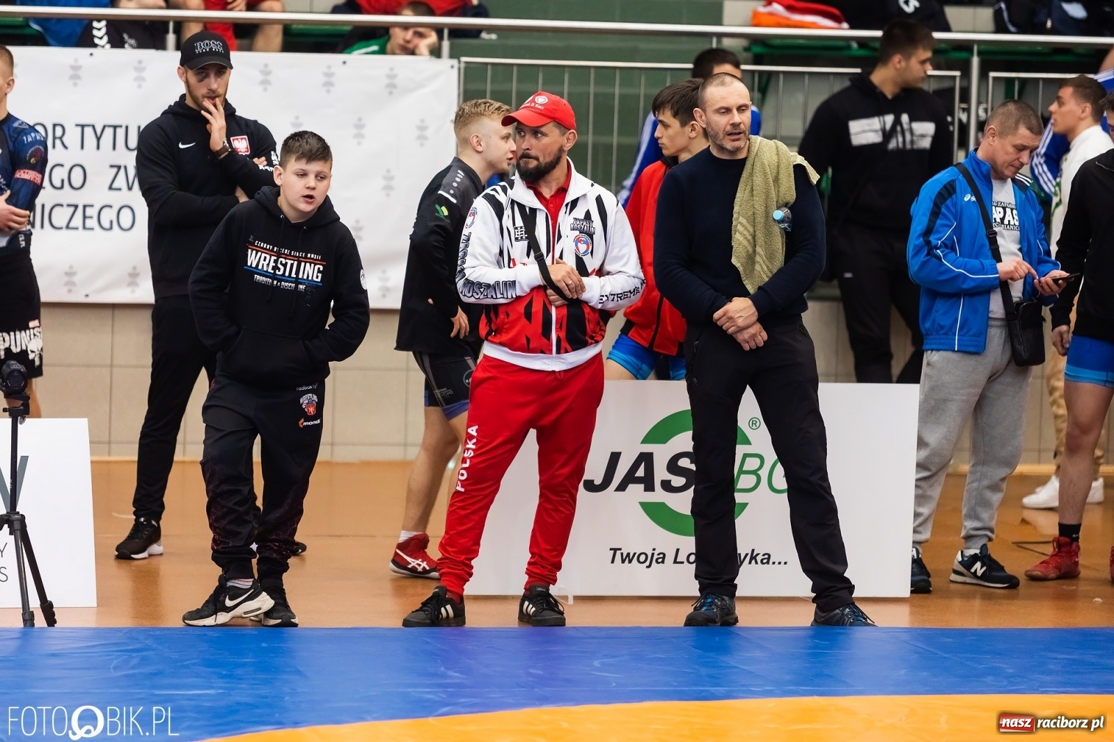 Zdjęcie w galerii na portalu naszraciborz.pl: W Arenie Rafako trwają Mistrzostwa Polski Juniorów w Zapasach wiadomości z regionu