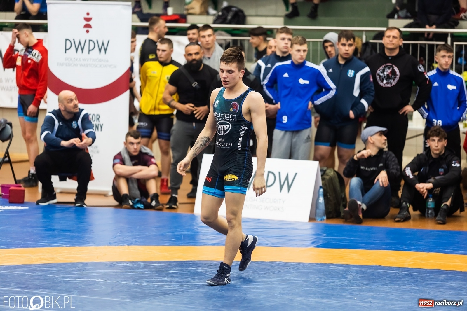 Zdjęcie w galerii na portalu naszraciborz.pl: W Arenie Rafako trwają Mistrzostwa Polski Juniorów w Zapasach wiadomości z regionu