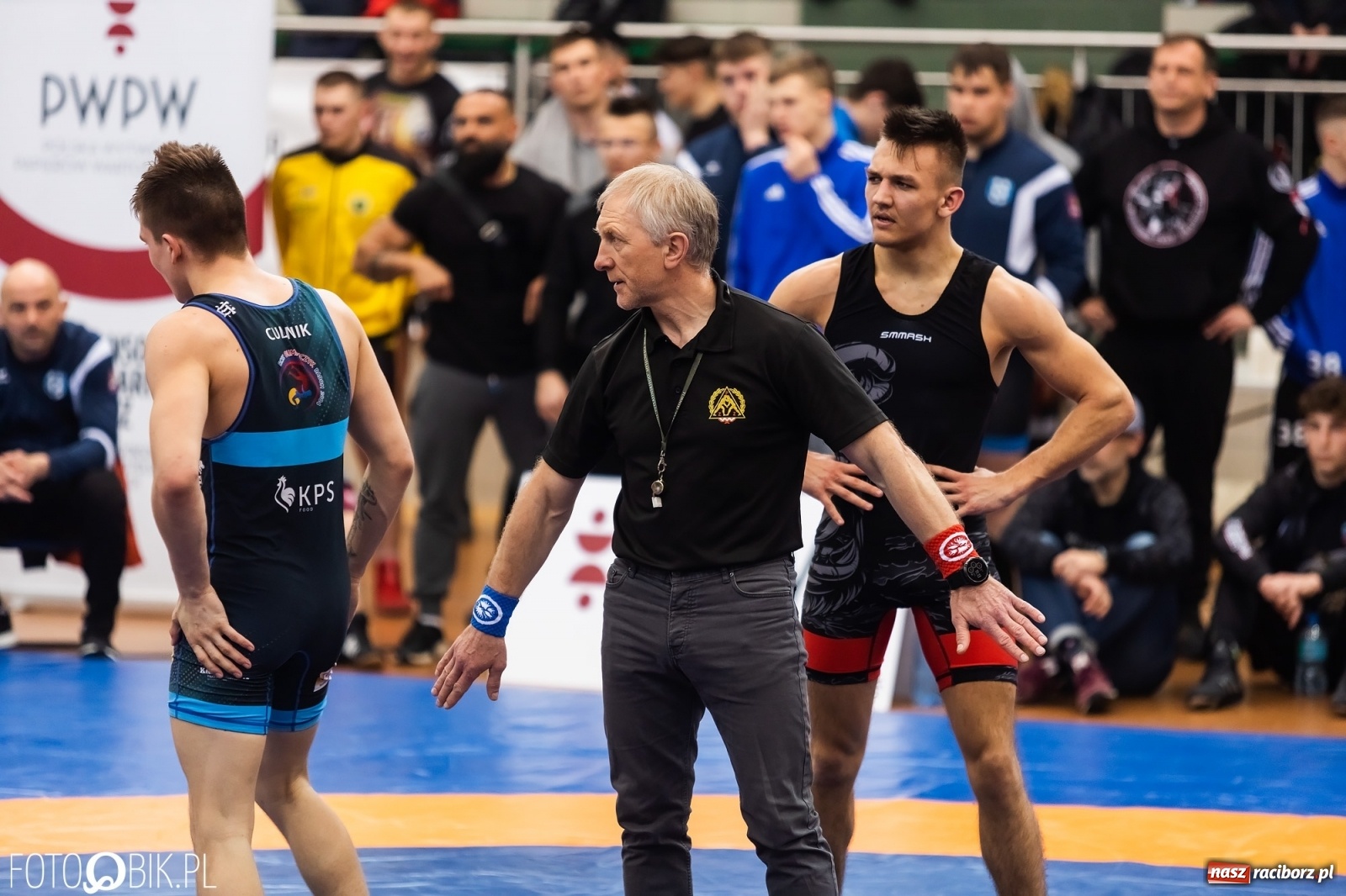 Zdjęcie w galerii na portalu naszraciborz.pl: W Arenie Rafako trwają Mistrzostwa Polski Juniorów w Zapasach wiadomości z regionu