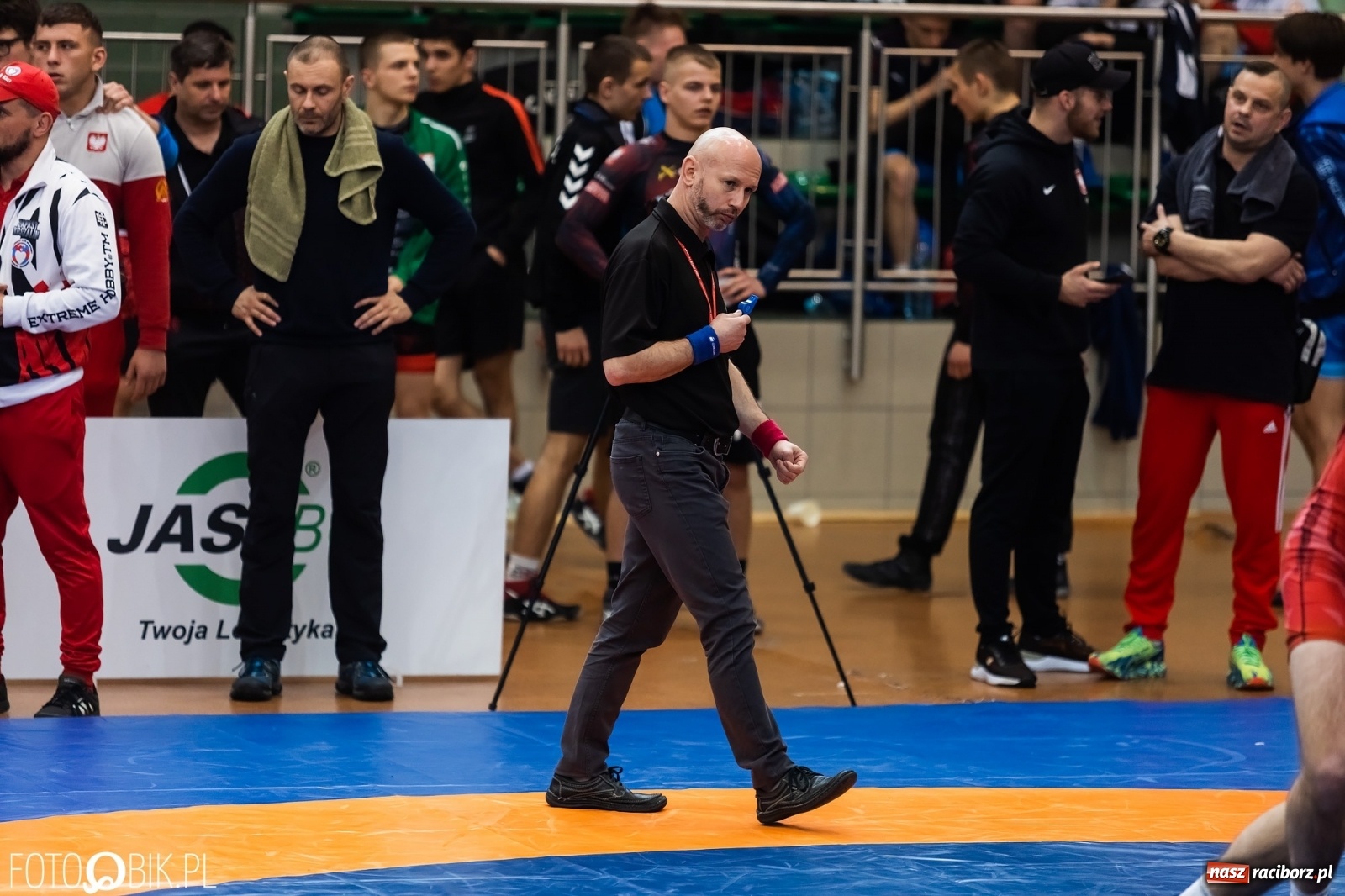 Zdjęcie w galerii na portalu naszraciborz.pl: W Arenie Rafako trwają Mistrzostwa Polski Juniorów w Zapasach wiadomości z regionu