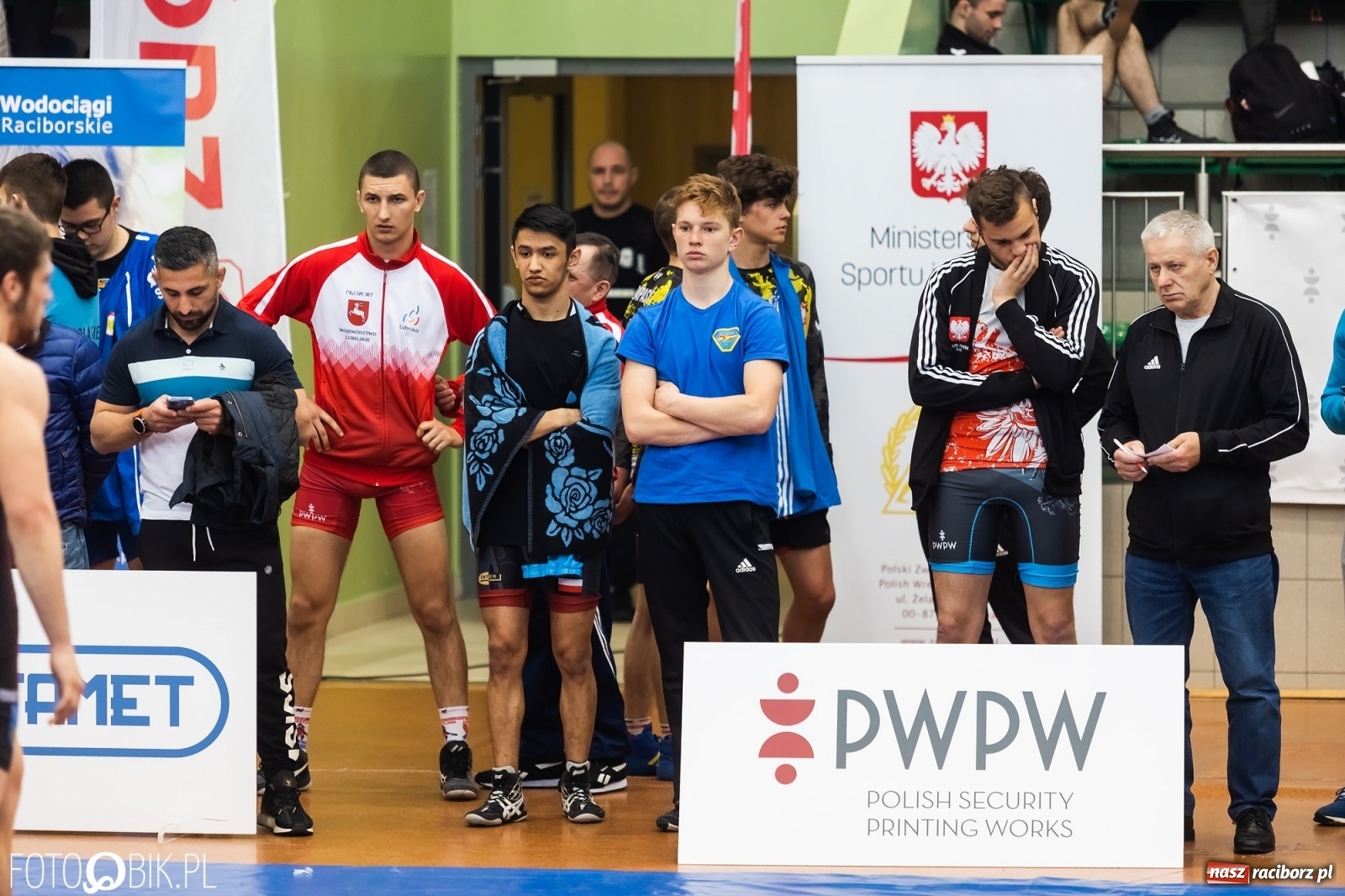 Zdjęcie w galerii na portalu naszraciborz.pl: W Arenie Rafako trwają Mistrzostwa Polski Juniorów w Zapasach wiadomości z regionu
