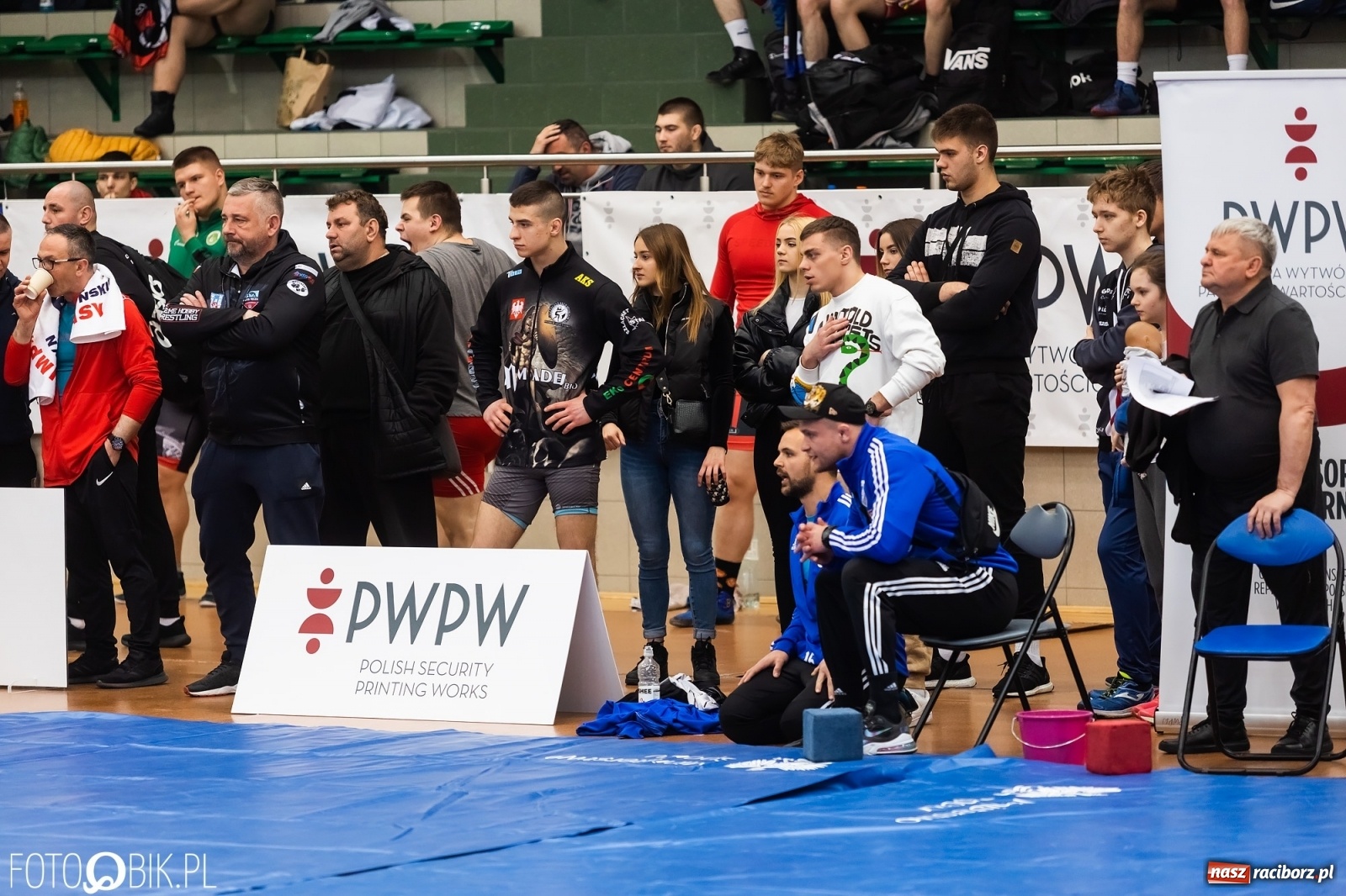 Zdjęcie w galerii na portalu naszraciborz.pl: W Arenie Rafako trwają Mistrzostwa Polski Juniorów w Zapasach wiadomości z regionu