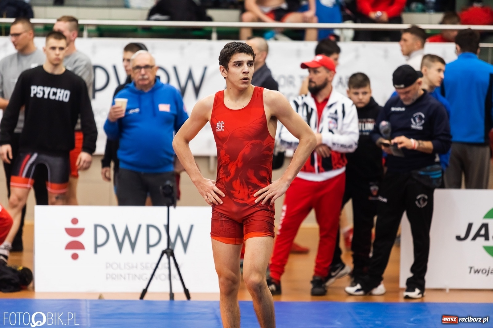 Zdjęcie w galerii na portalu naszraciborz.pl: W Arenie Rafako trwają Mistrzostwa Polski Juniorów w Zapasach wiadomości z regionu
