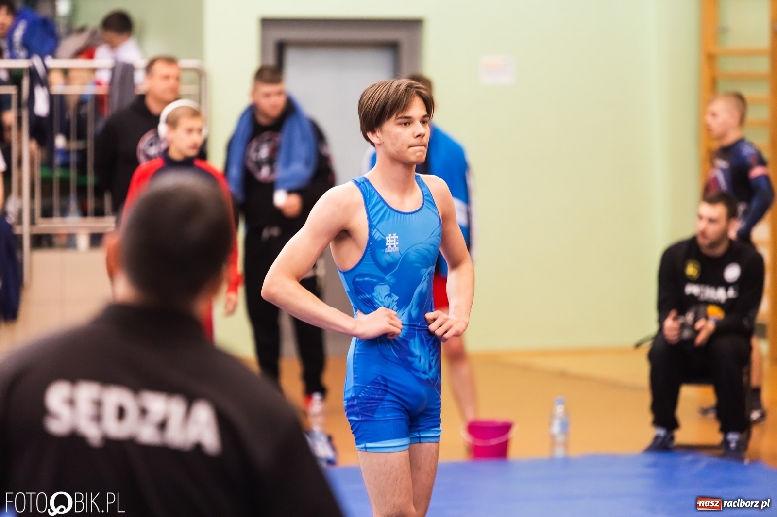 Zdjęcie w galerii na portalu naszraciborz.pl: W Arenie Rafako trwają Mistrzostwa Polski Juniorów w Zapasach wiadomości z regionu